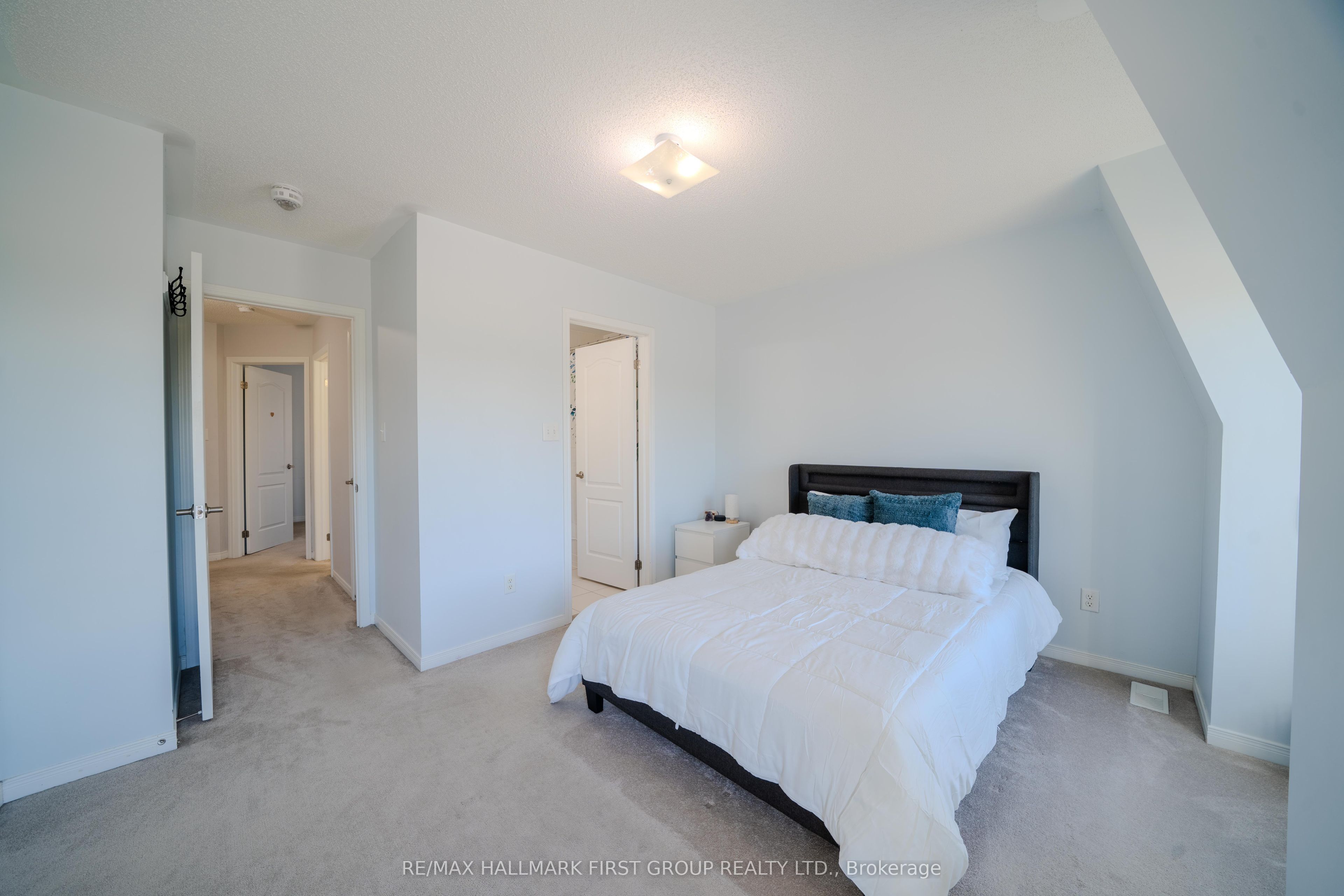 1393 Salem Road N Property Photo 28