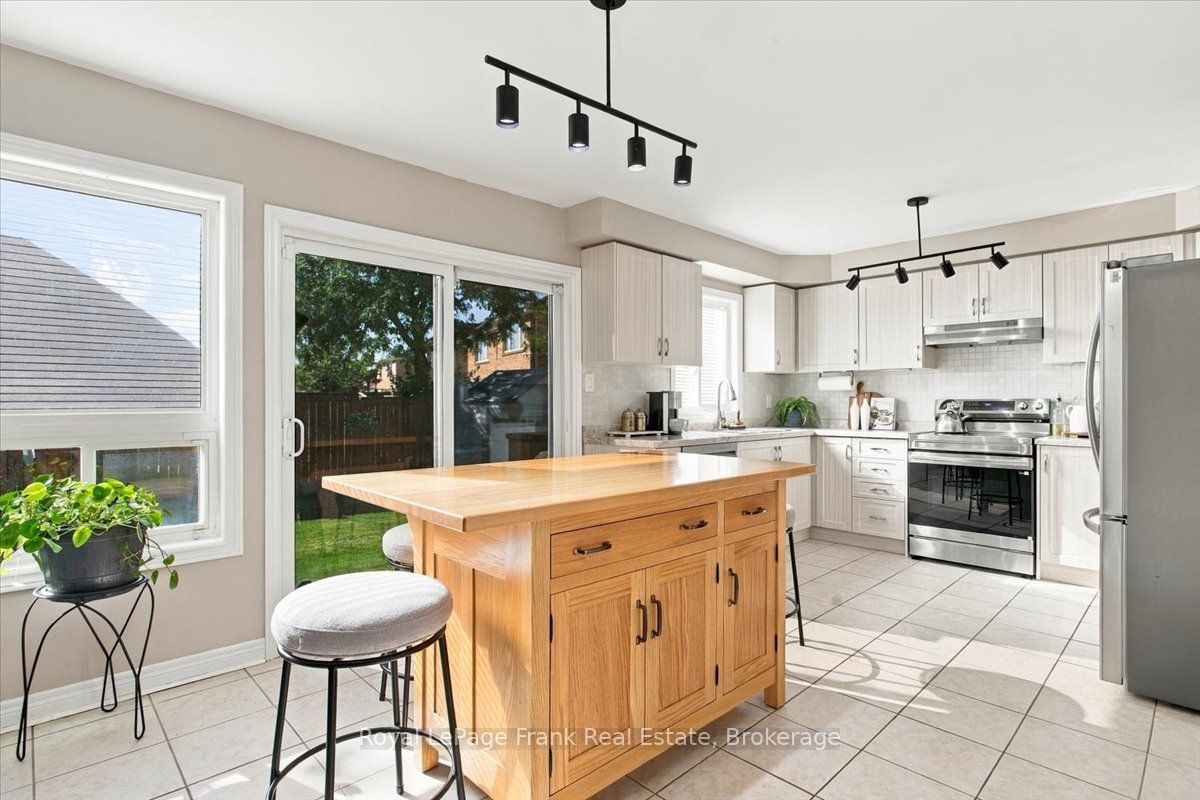 34 Freer Crescent Property Photo 11