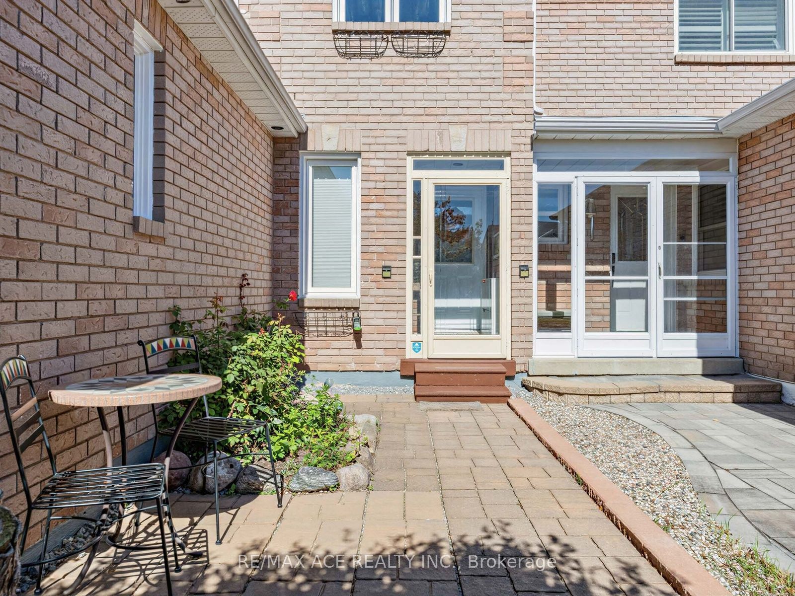 40 Weekes Drive Property Photo 3