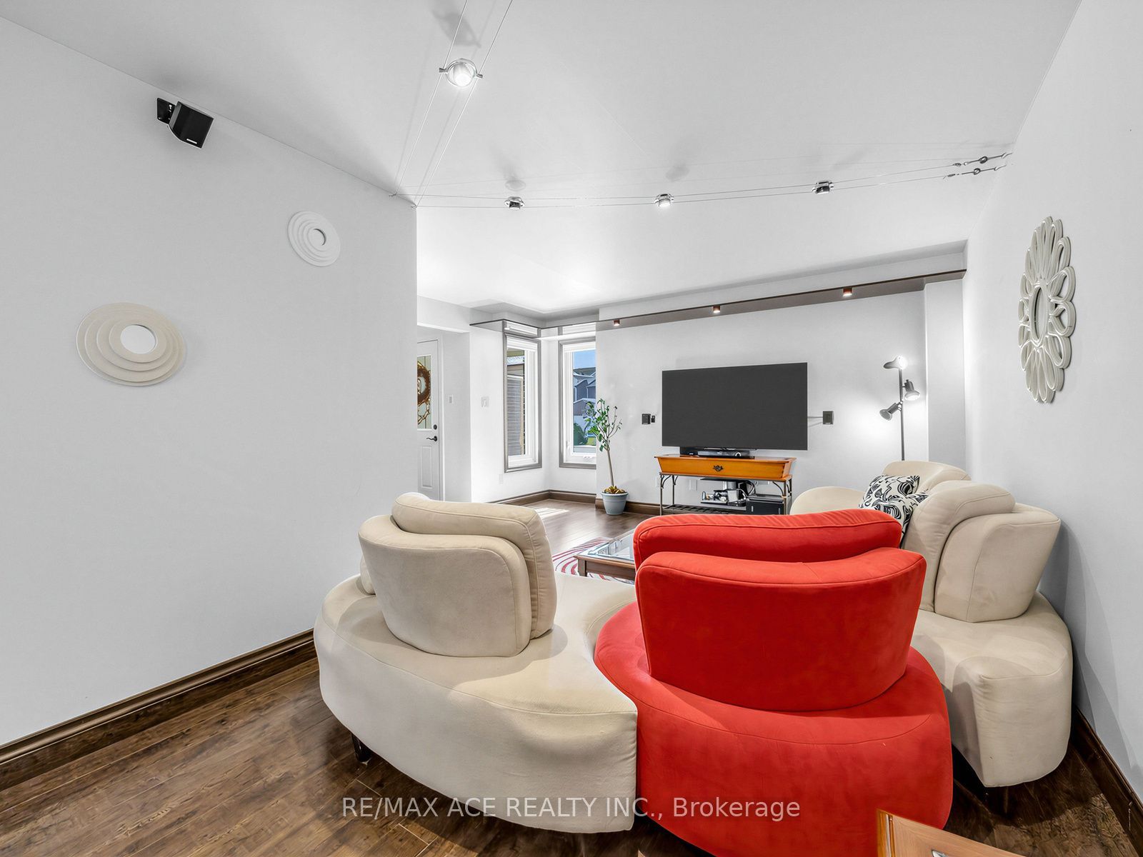 40 Weekes Drive Property Photo 8