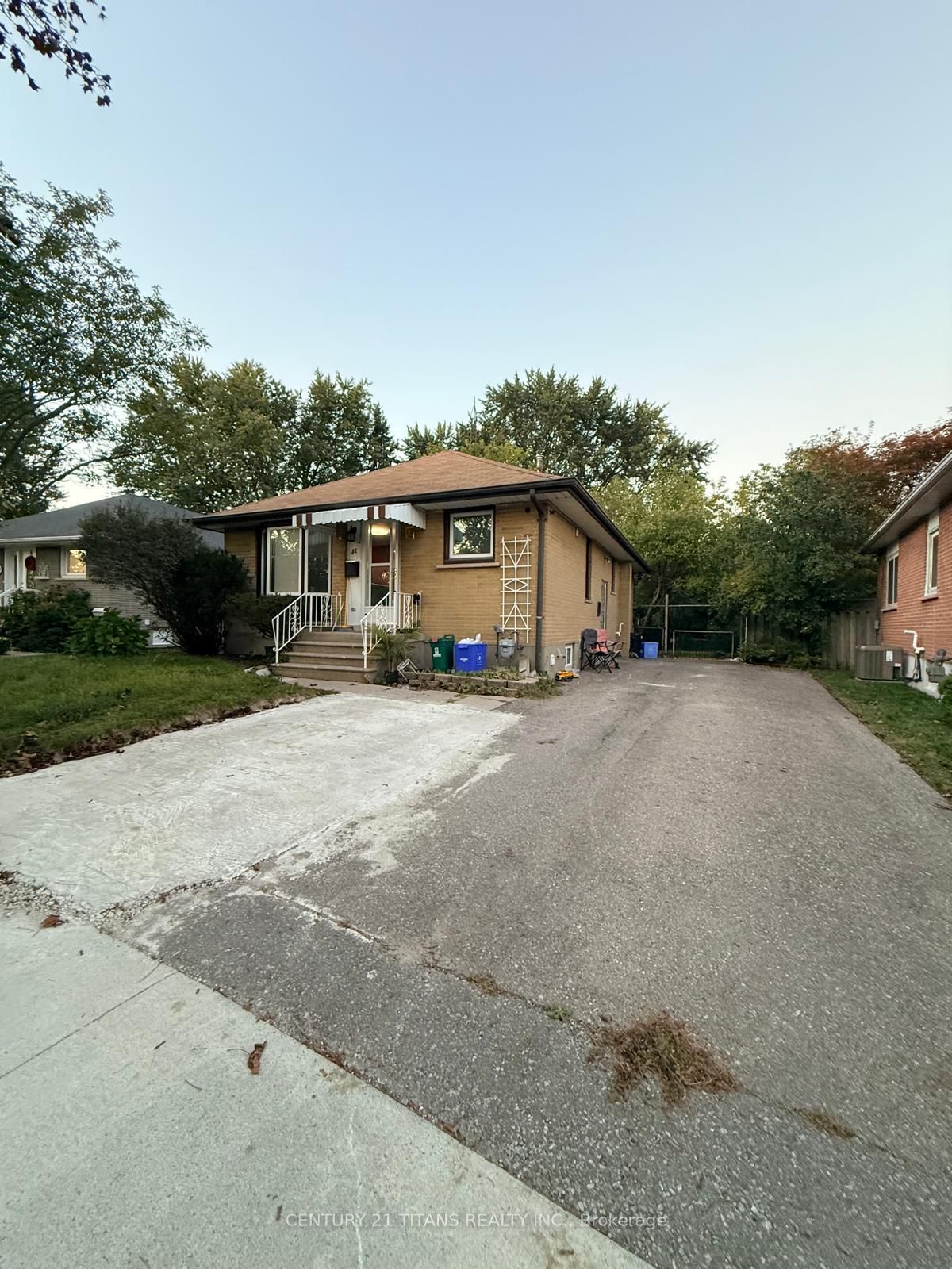 51 Admiral Road Property Photo 1