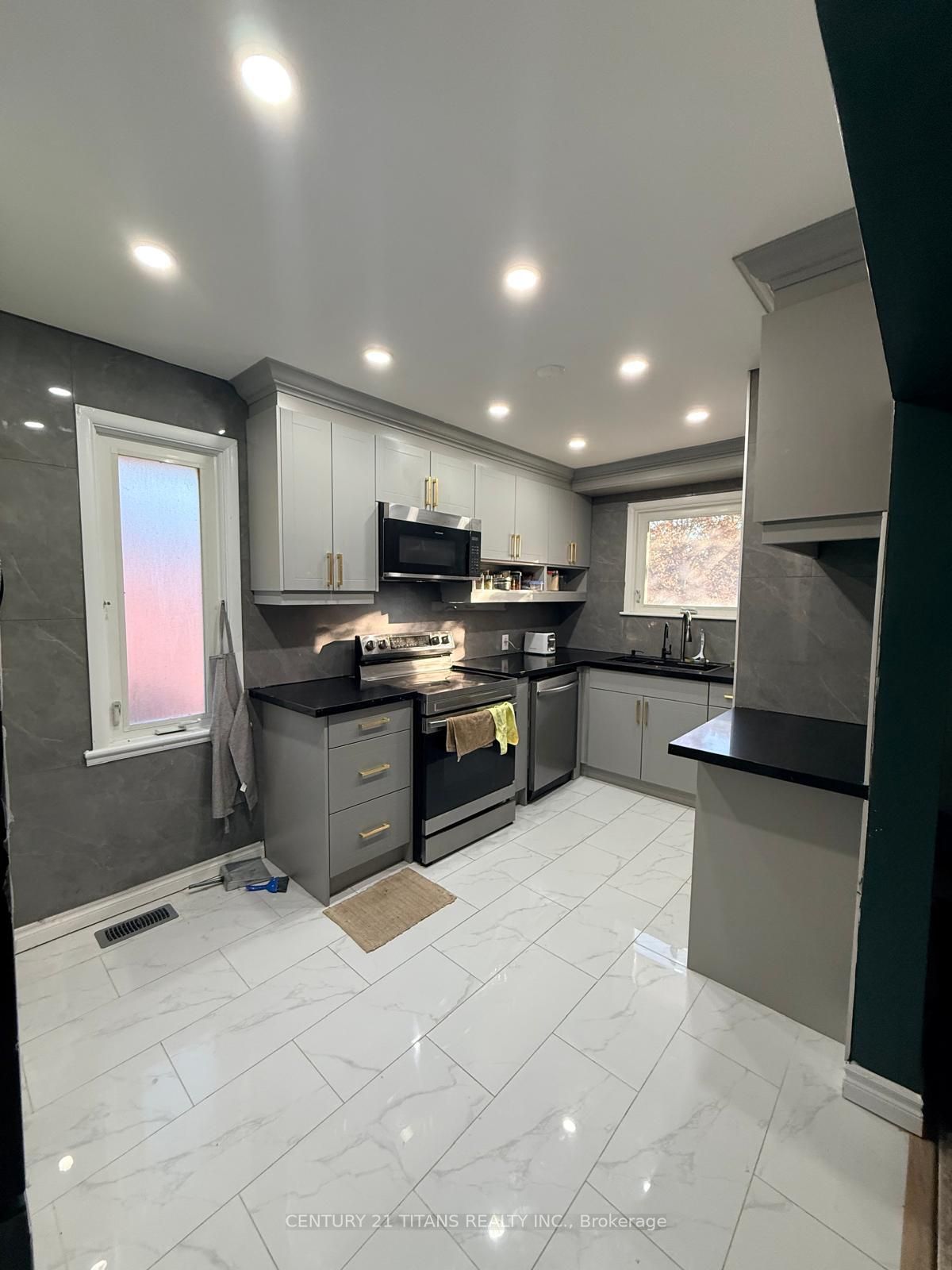 51 Admiral Road Property Photo 6