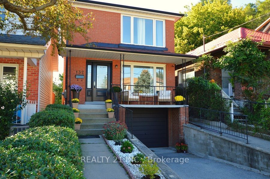132 Harding Boulevard Property Photo 1