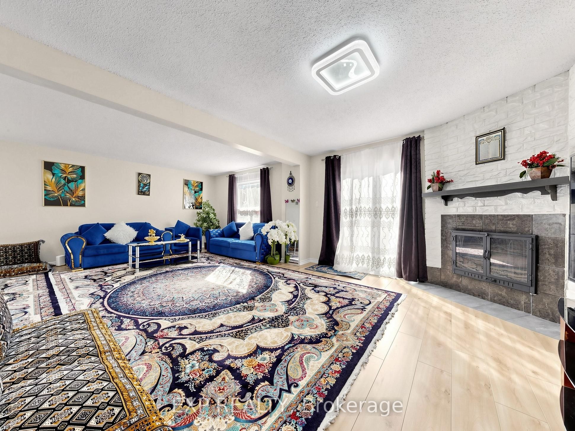 28 Longfellow Court Property Photo 6