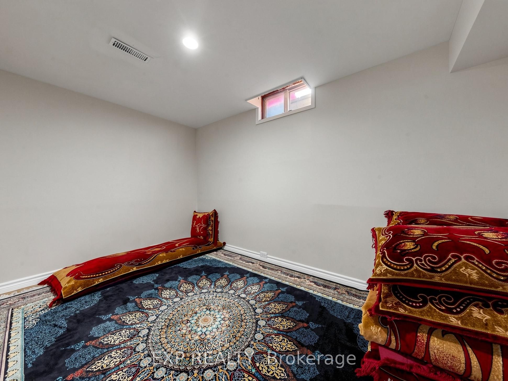 28 Longfellow Court Property Photo 32