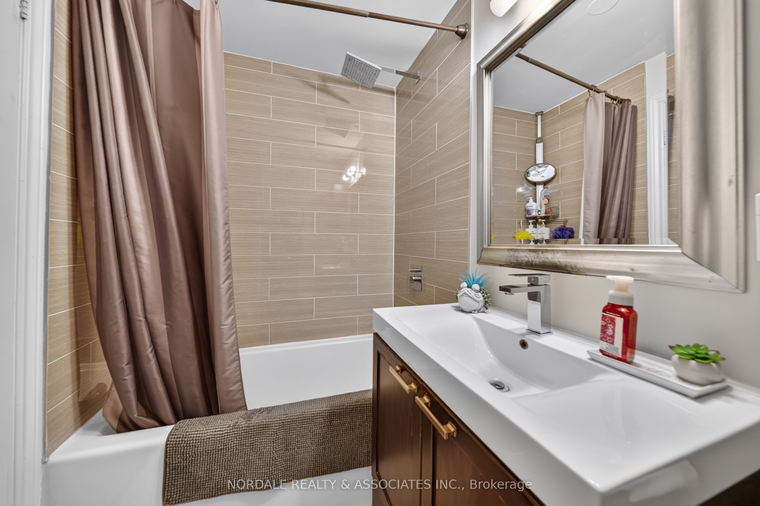 1328 Birchmount Road 2103 Property Photo 12