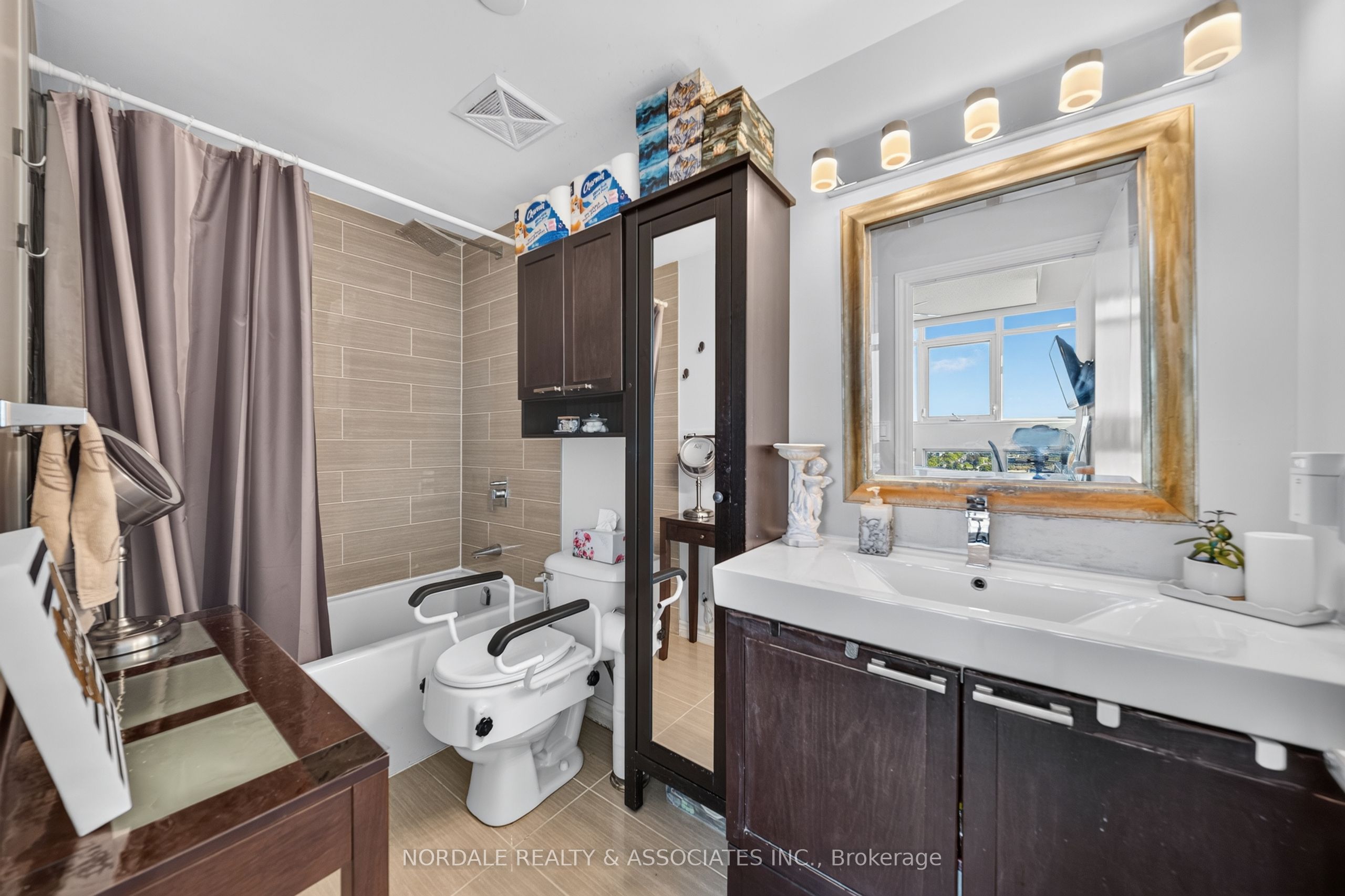 1328 Birchmount Road 2103 Property Photo 27