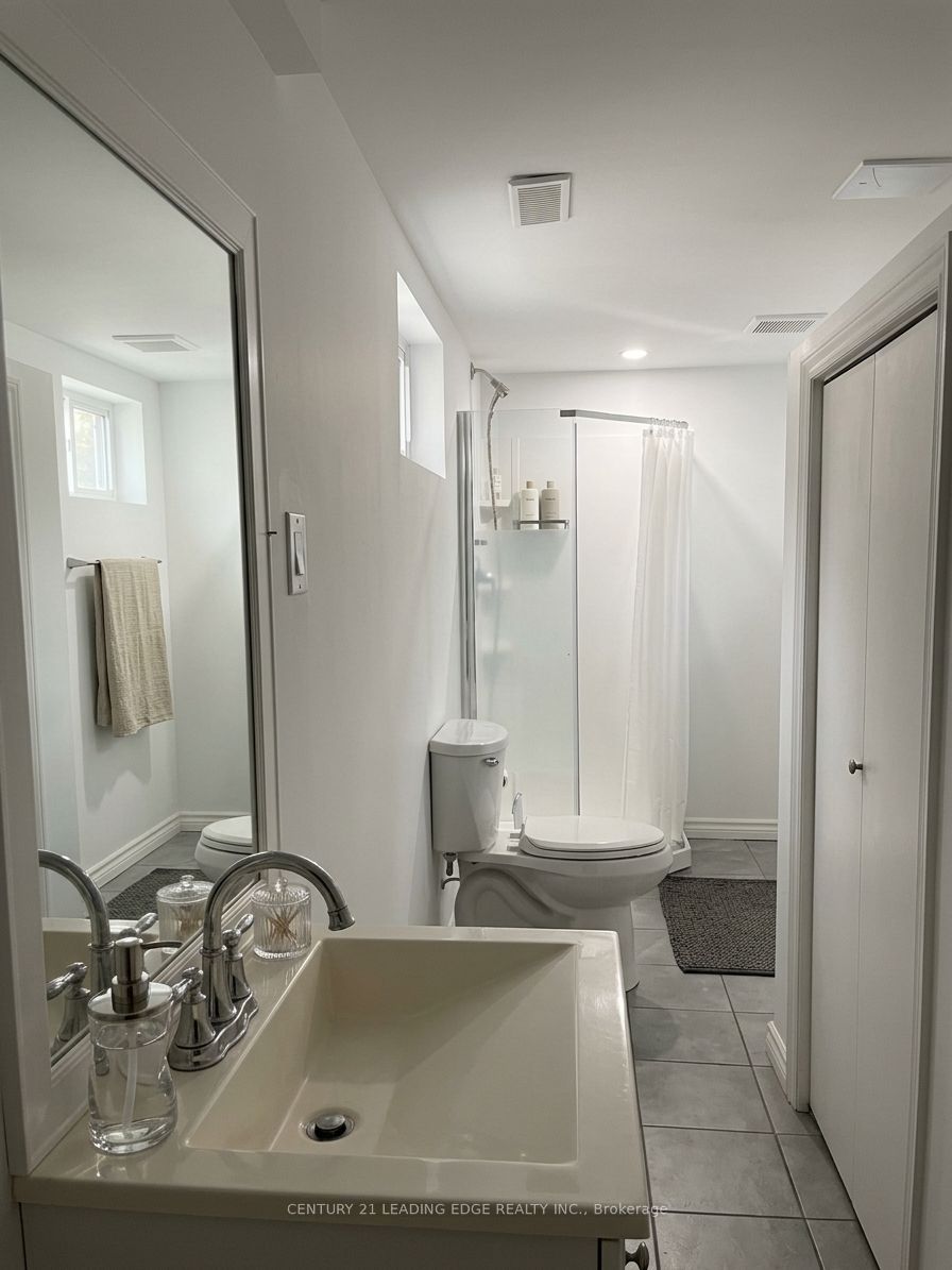 492 Palmtree Crescent Property Photo 22