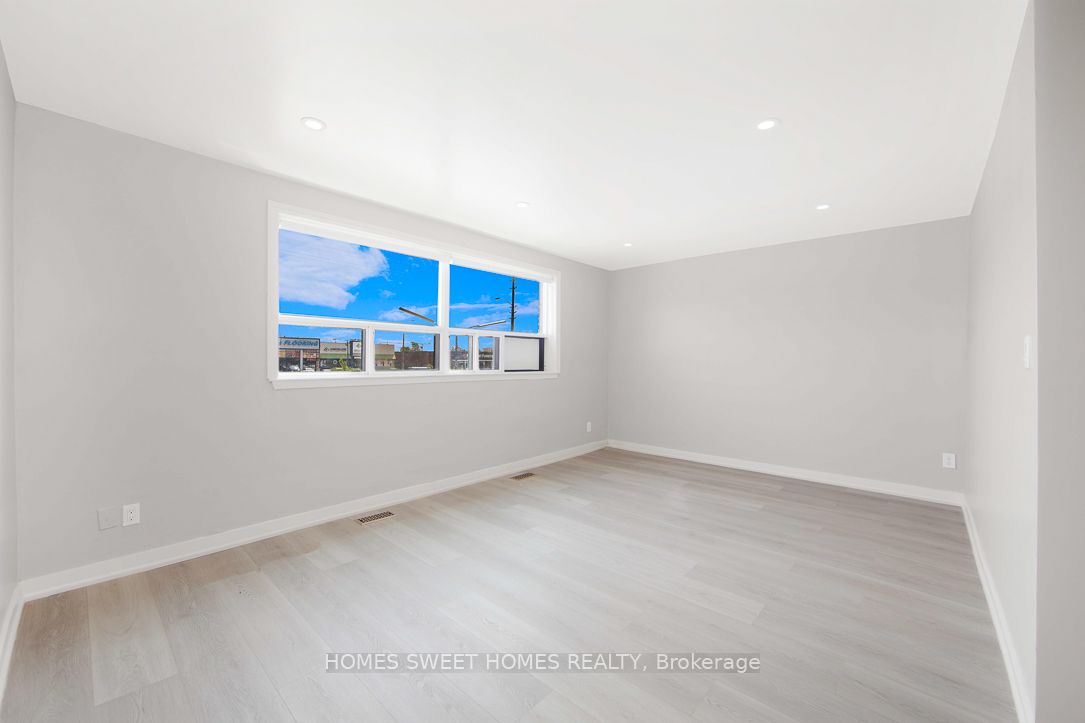 1352 Kennedy Road A Property Photo 2