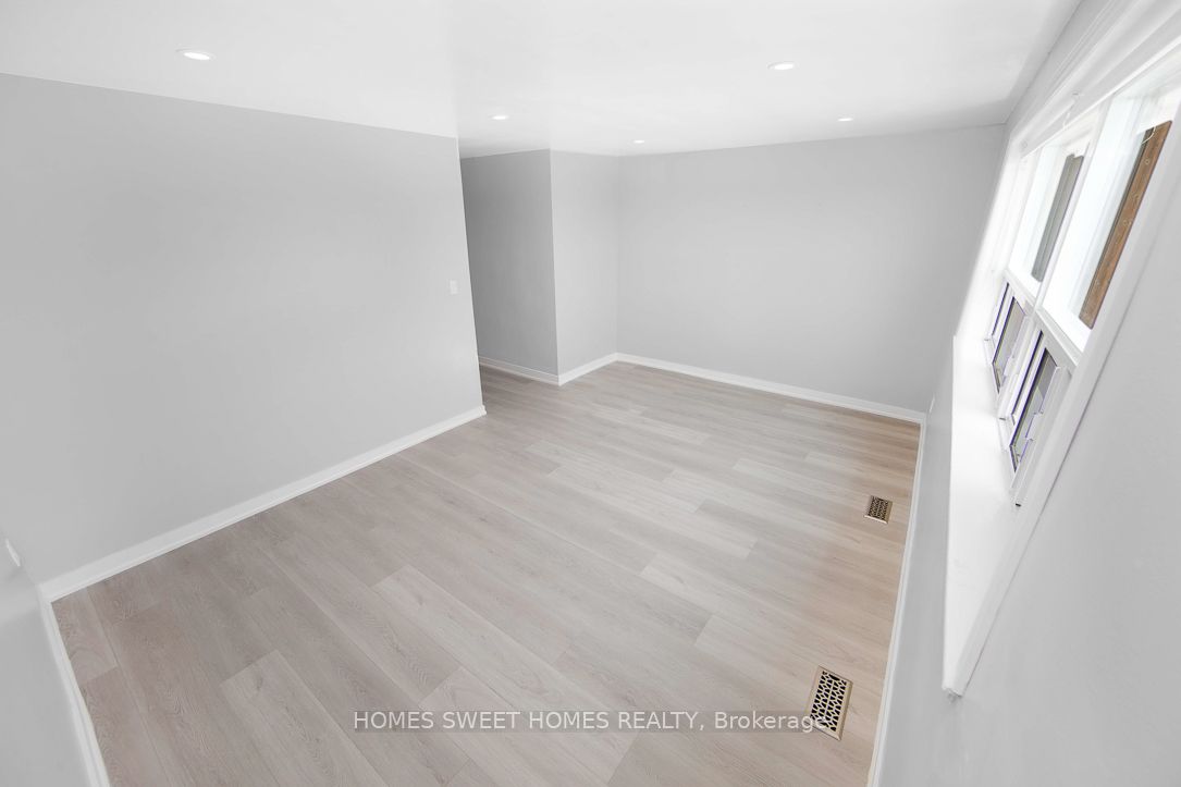 1352 Kennedy Road A Property Photo 4