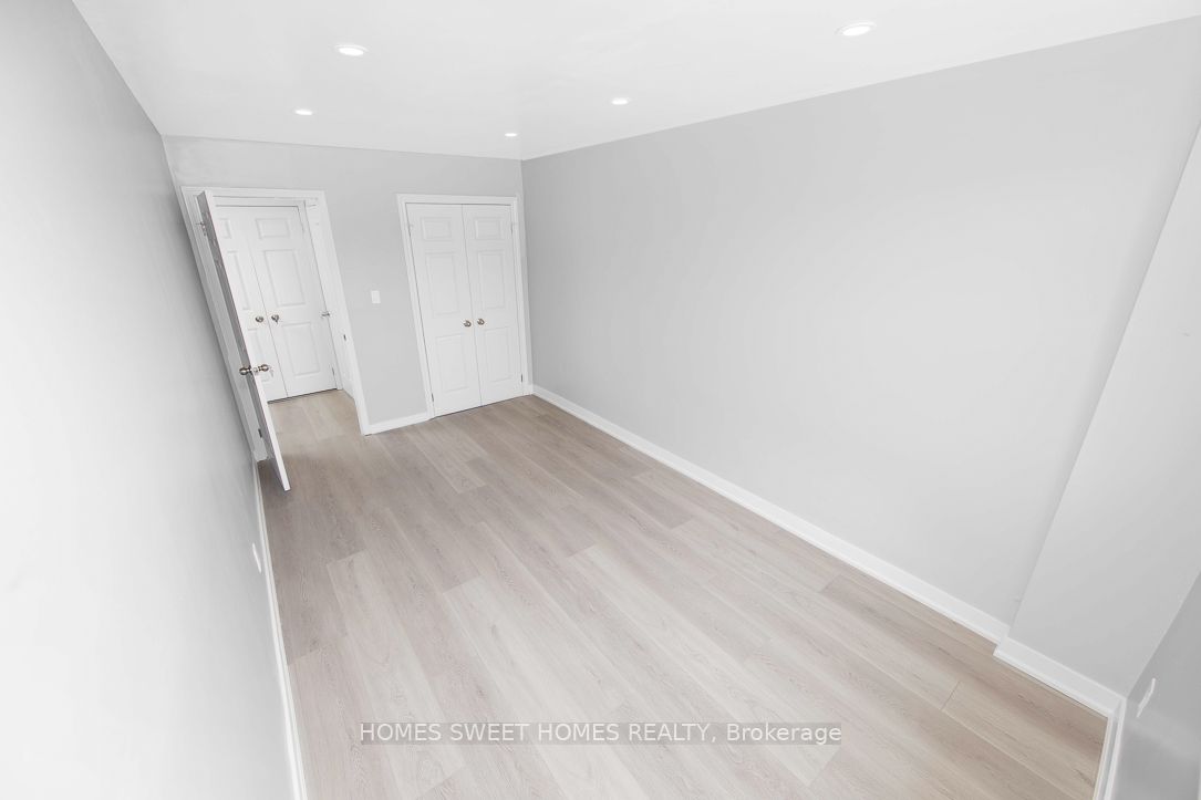 1352 Kennedy Road A Property Photo 6