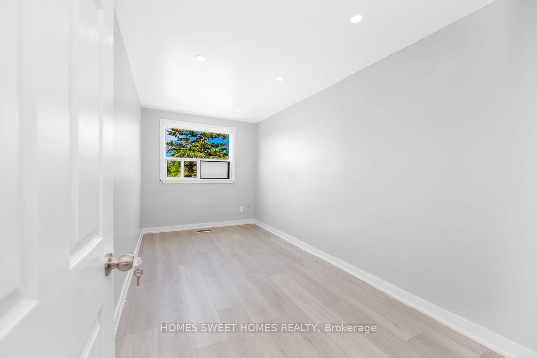 1352 Kennedy Road A Property Photo 7