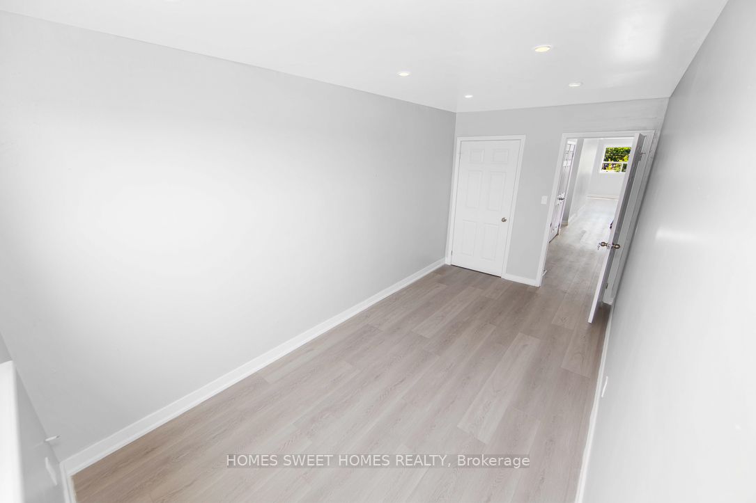 1352 Kennedy Road A Property Photo 8