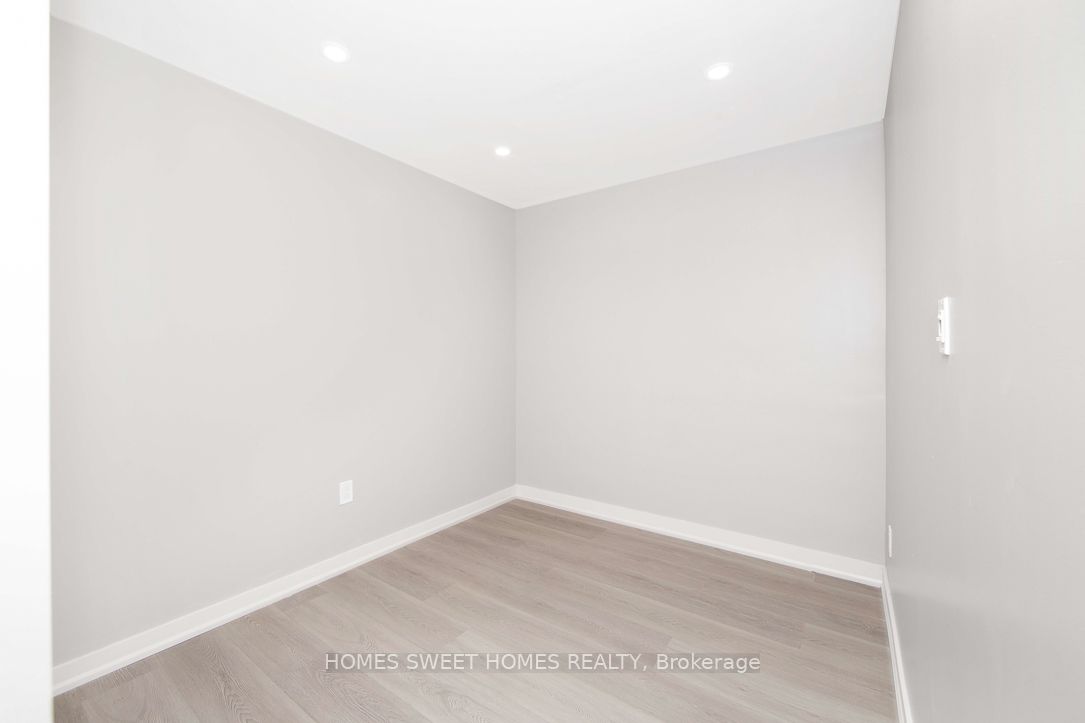 1352 Kennedy Road A Property Photo 10