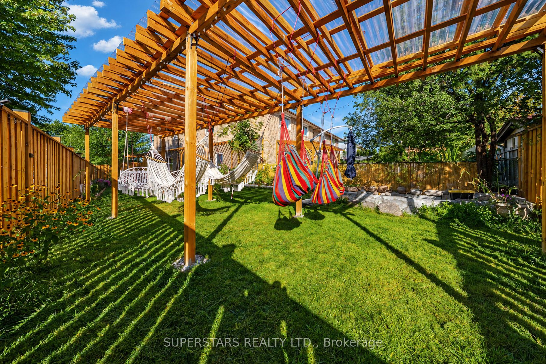 63 La Peer Boulevard Property Photo 7