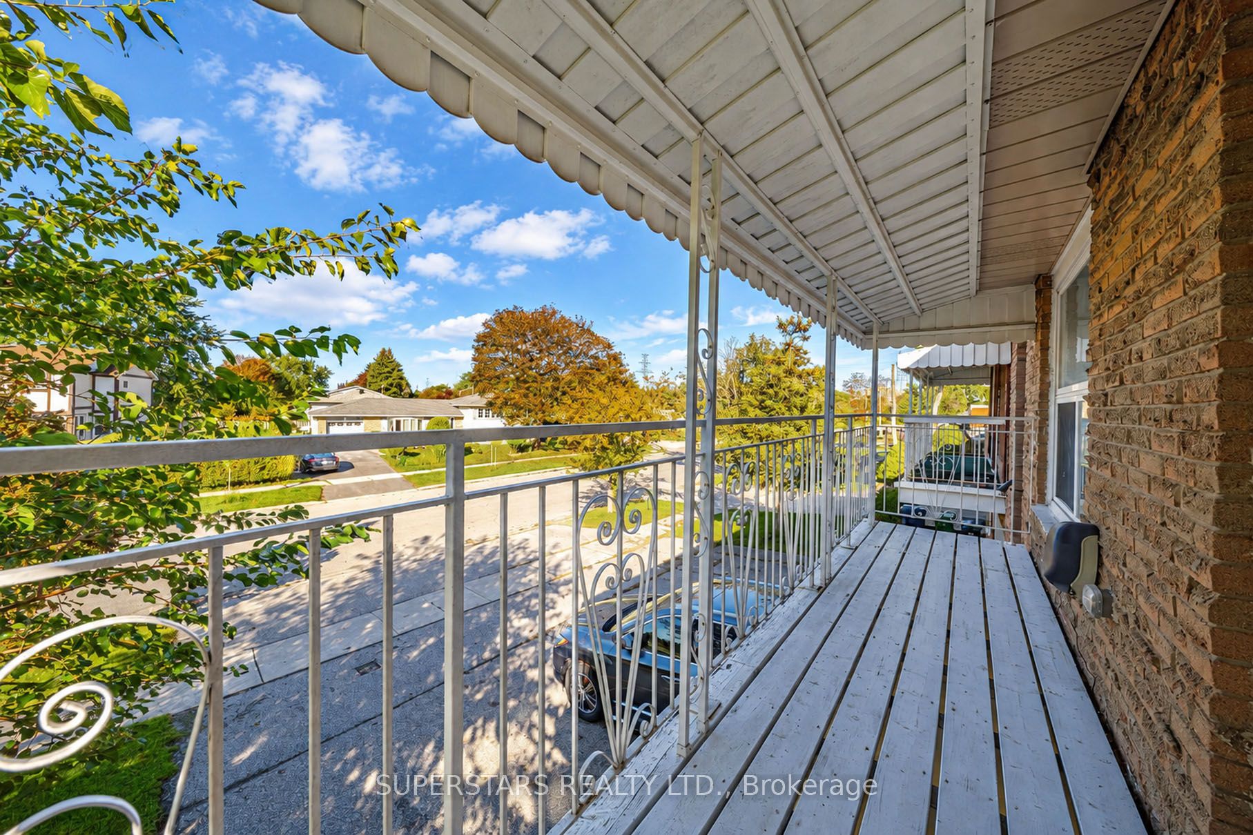 63 La Peer Boulevard Property Photo 17