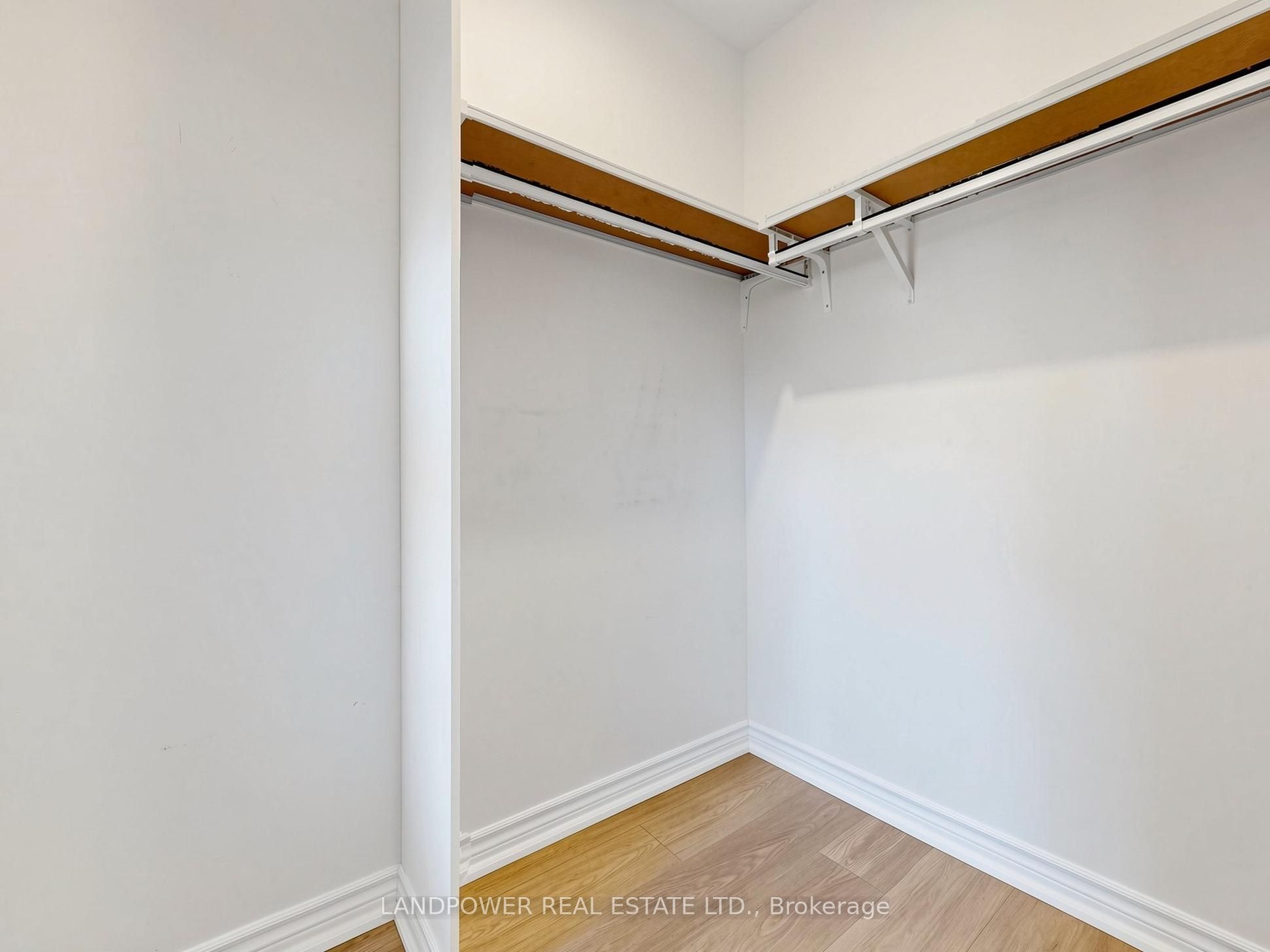 821 Sandhurst Circle Property Photo 26