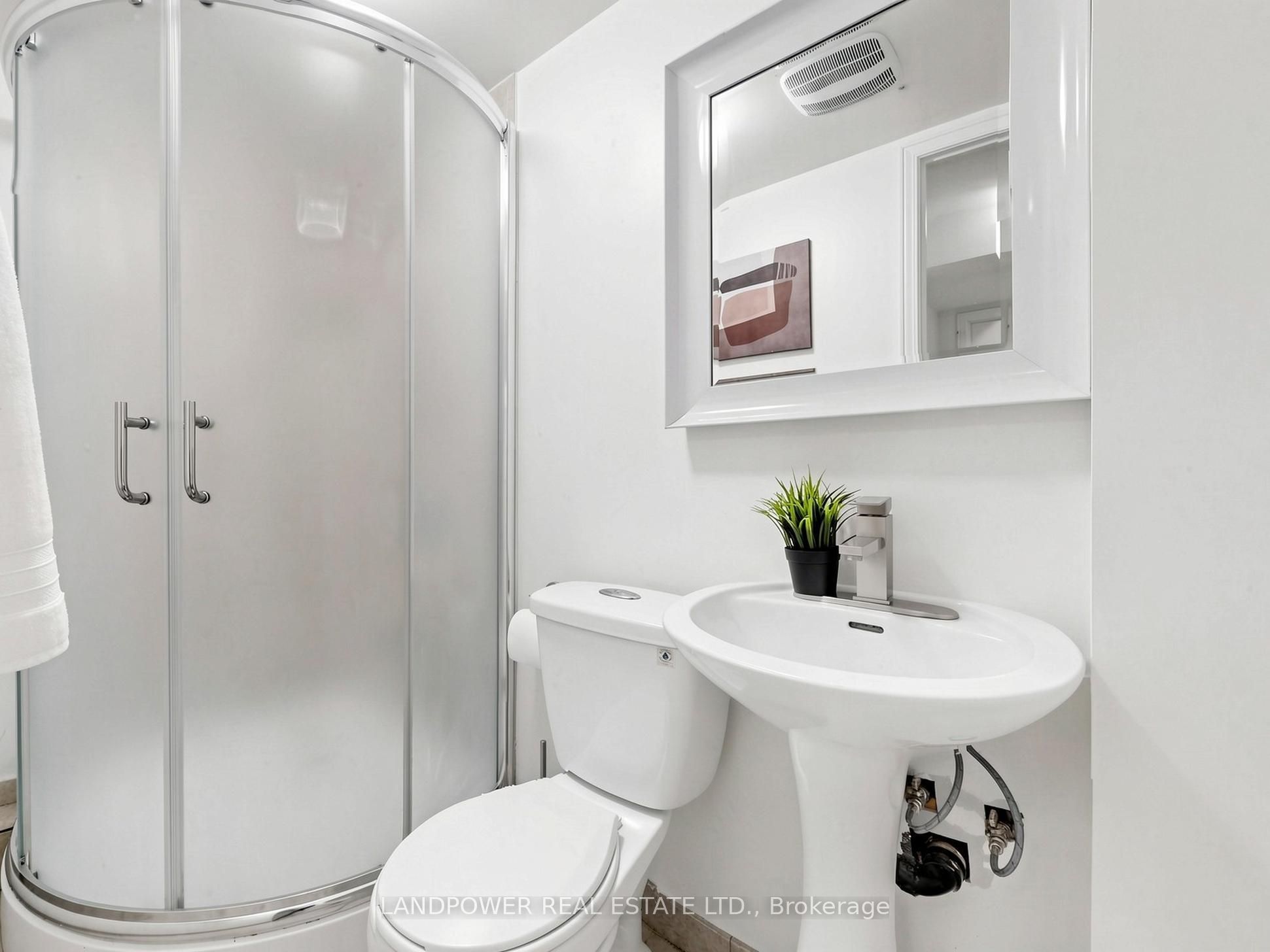 821 Sandhurst Circle Property Photo 35