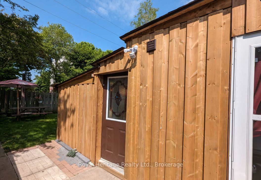 204 Court Street B Property Photo 1
