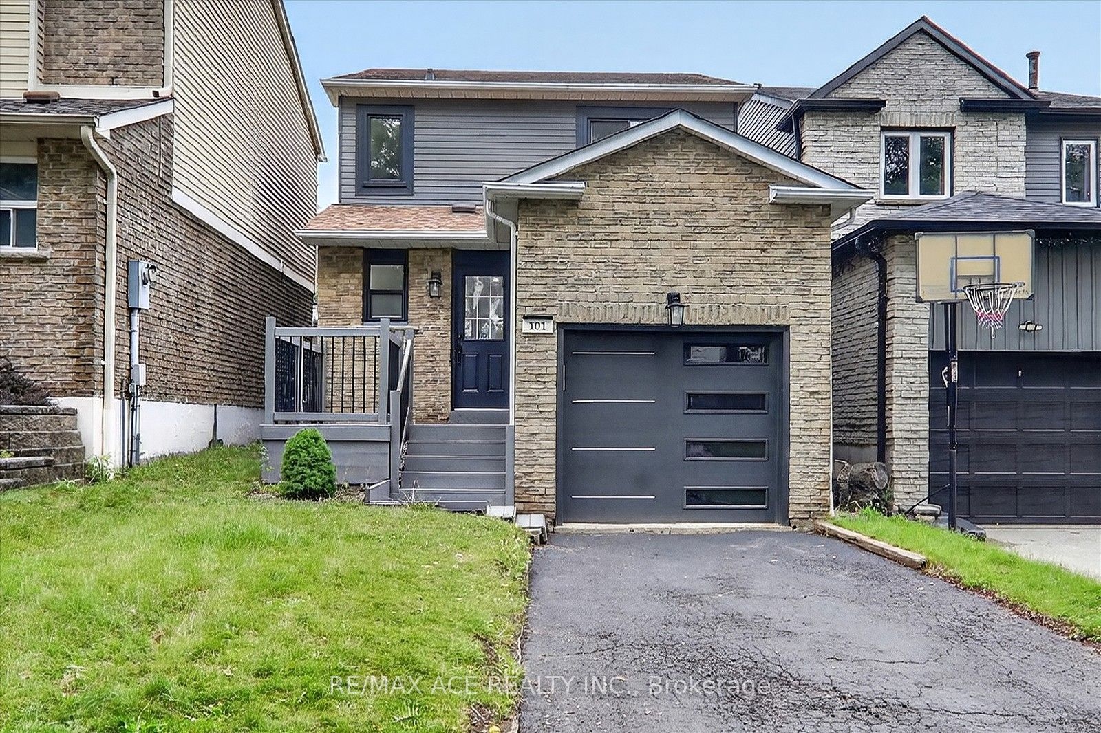 101 Greenfield Crescent Property Photo 1