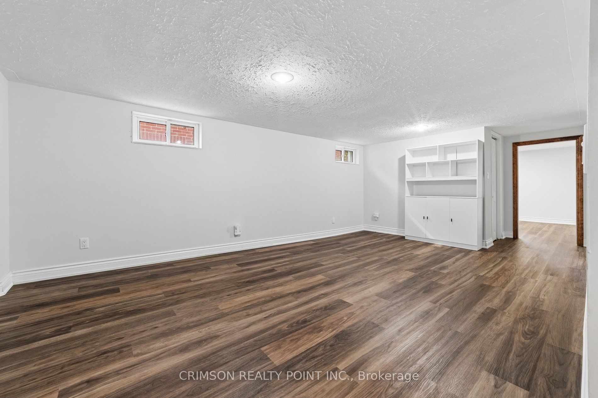 503 Athol Street E Property Photo 36