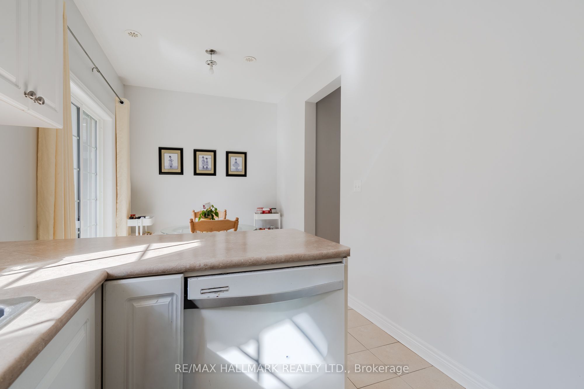 24 Carnahan Terrace Property Photo 8