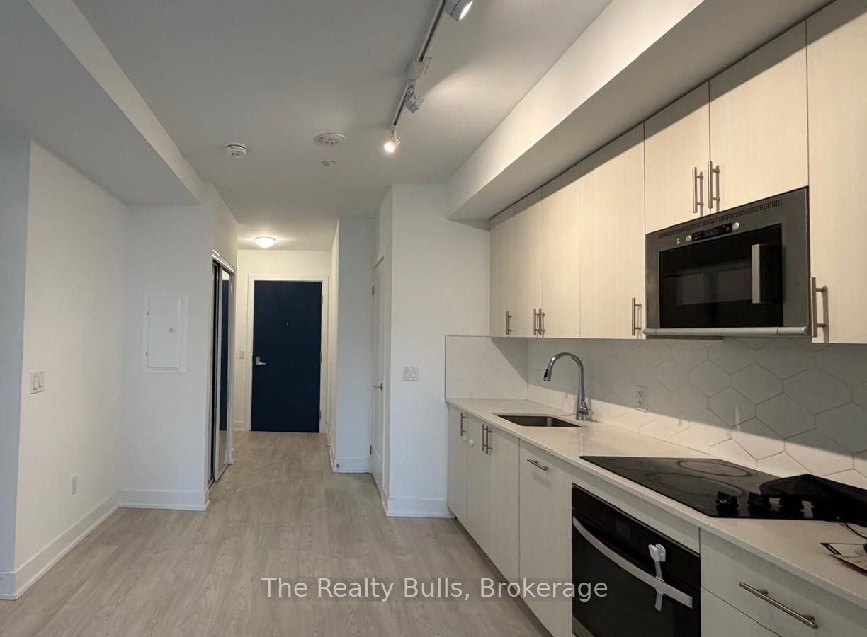 2545 Simcoe Street 235 Property Photo 4