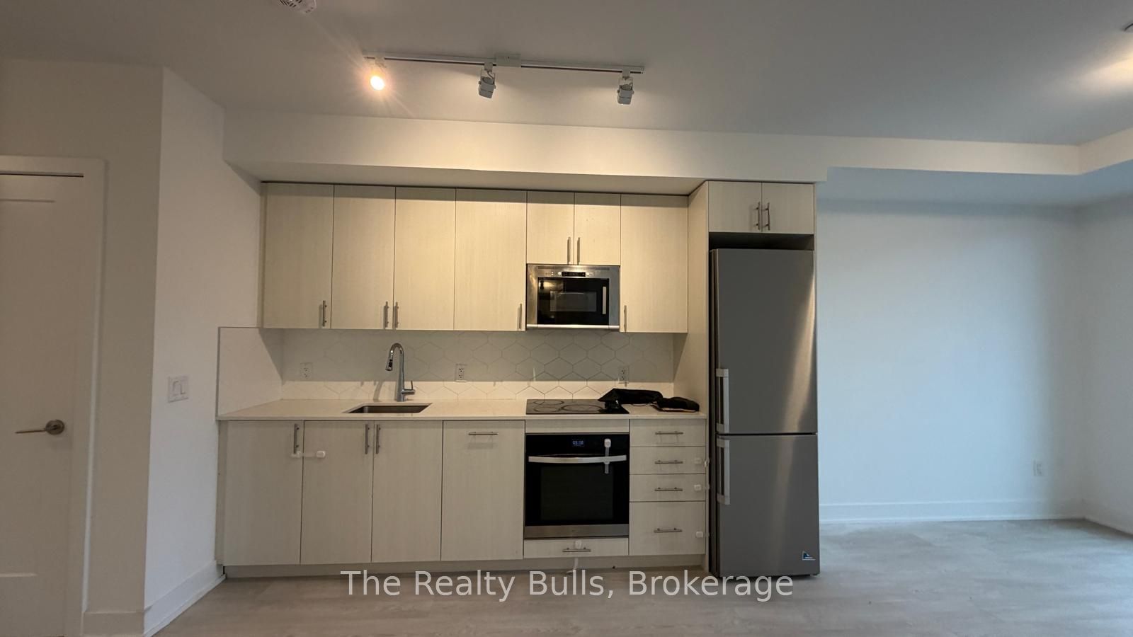 2545 Simcoe Street 235 Property Photo 10