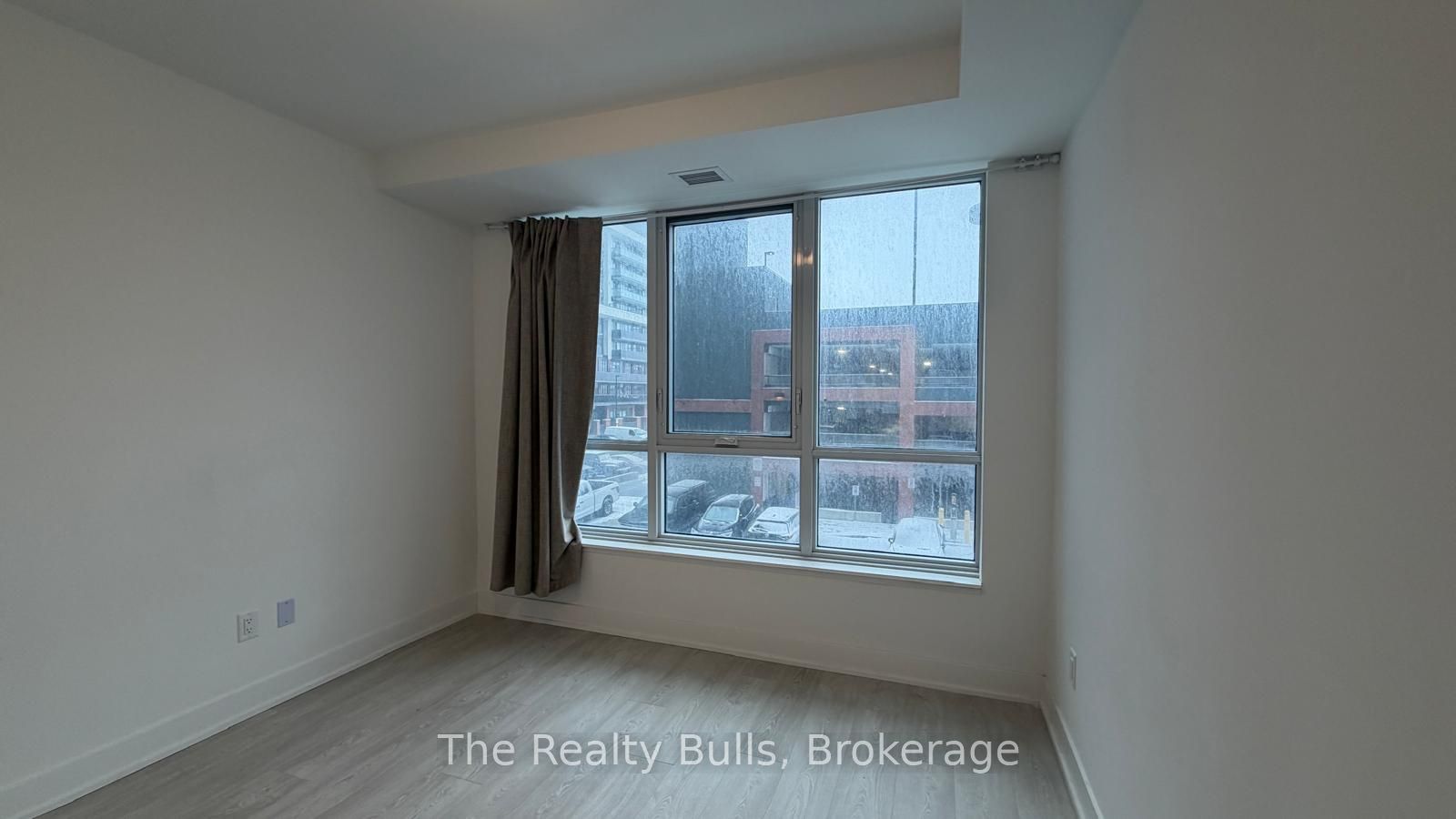 2545 Simcoe Street 235 Property Photo 16