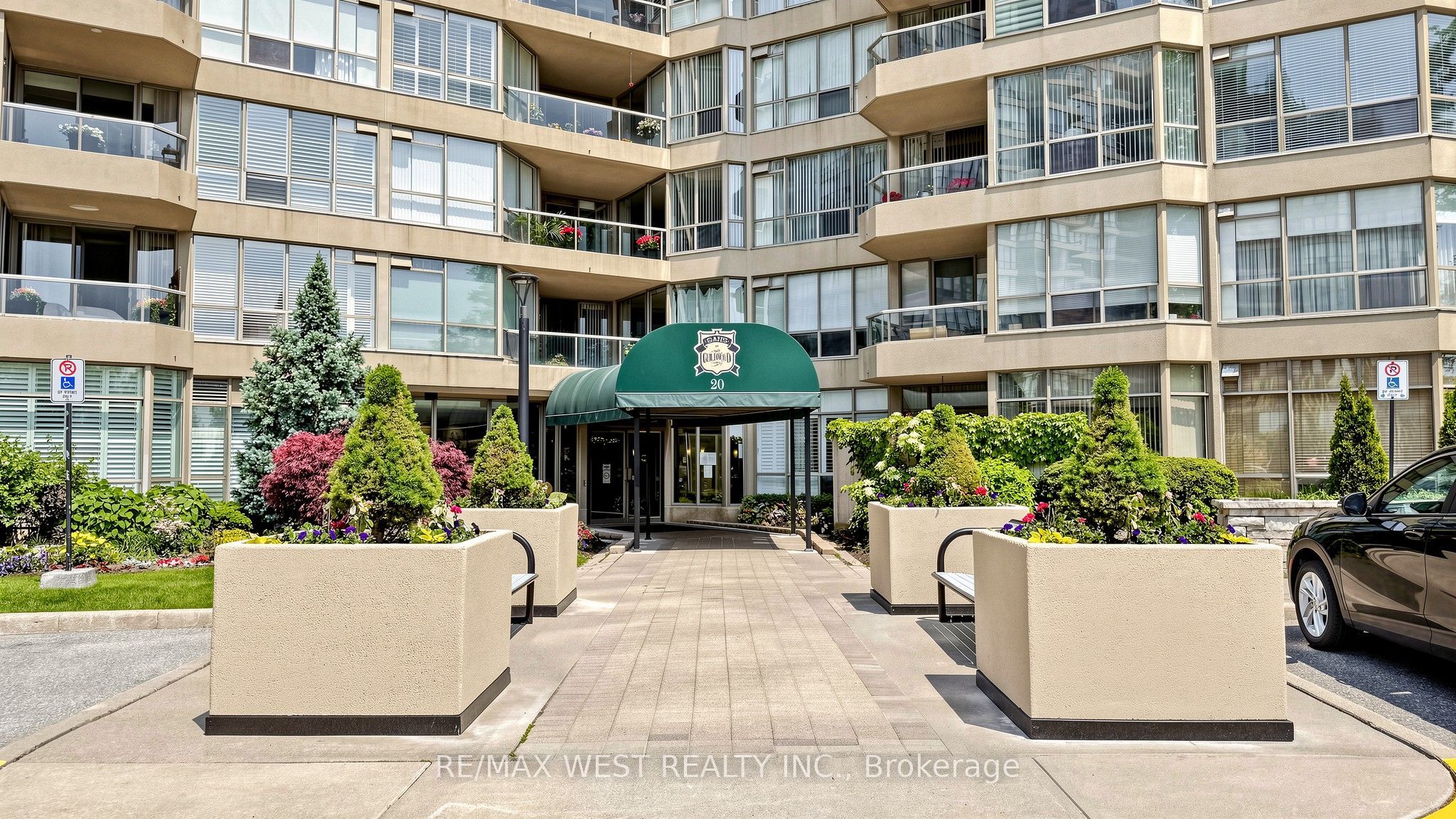 20 Guildwood Parkway 706 Property Photo 1