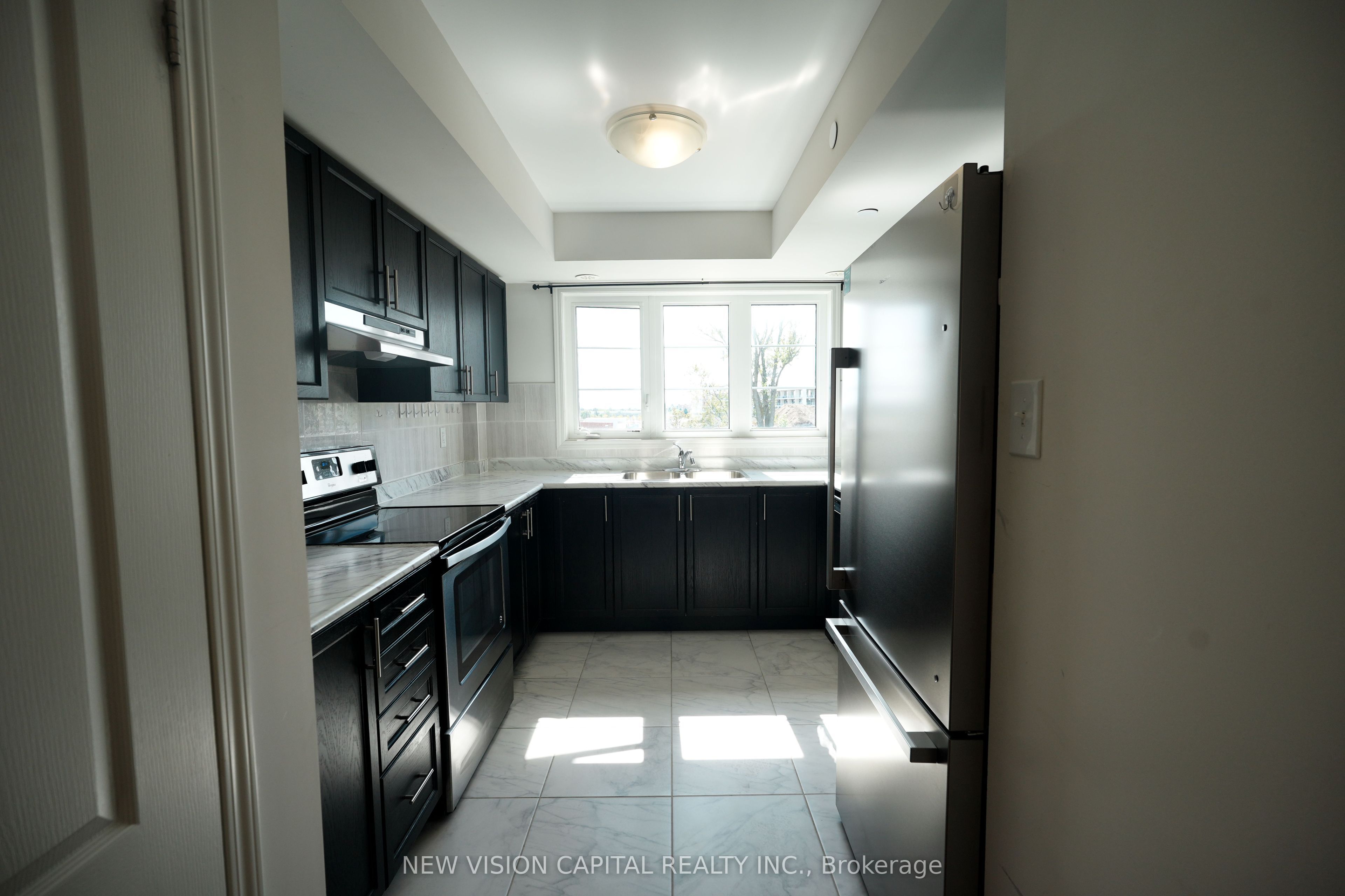 2298 Chevron Prince Path Property Photo 4