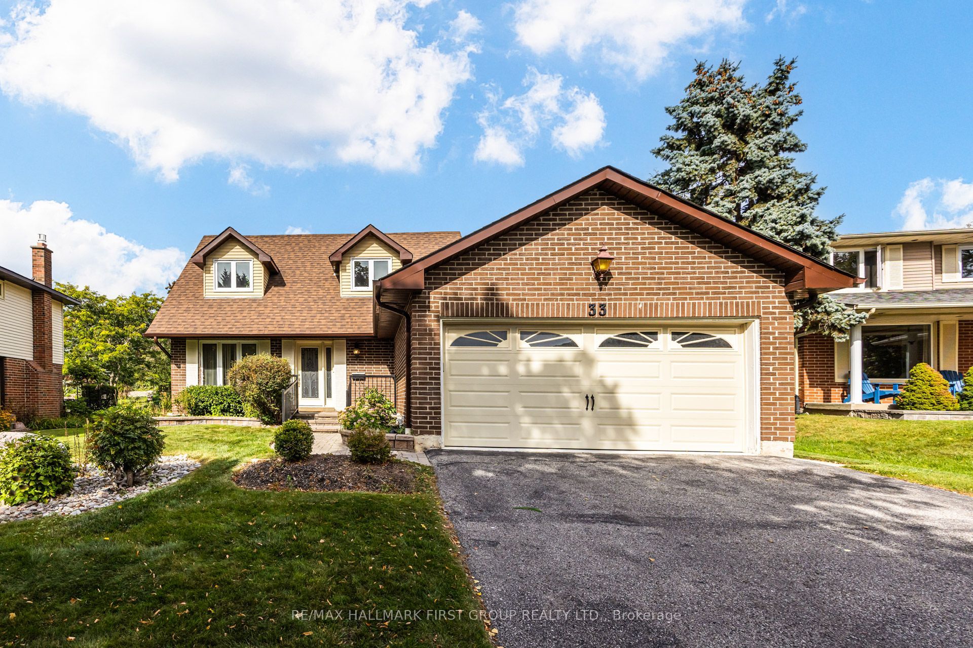 33 Anstead Crescent Property Photo 1