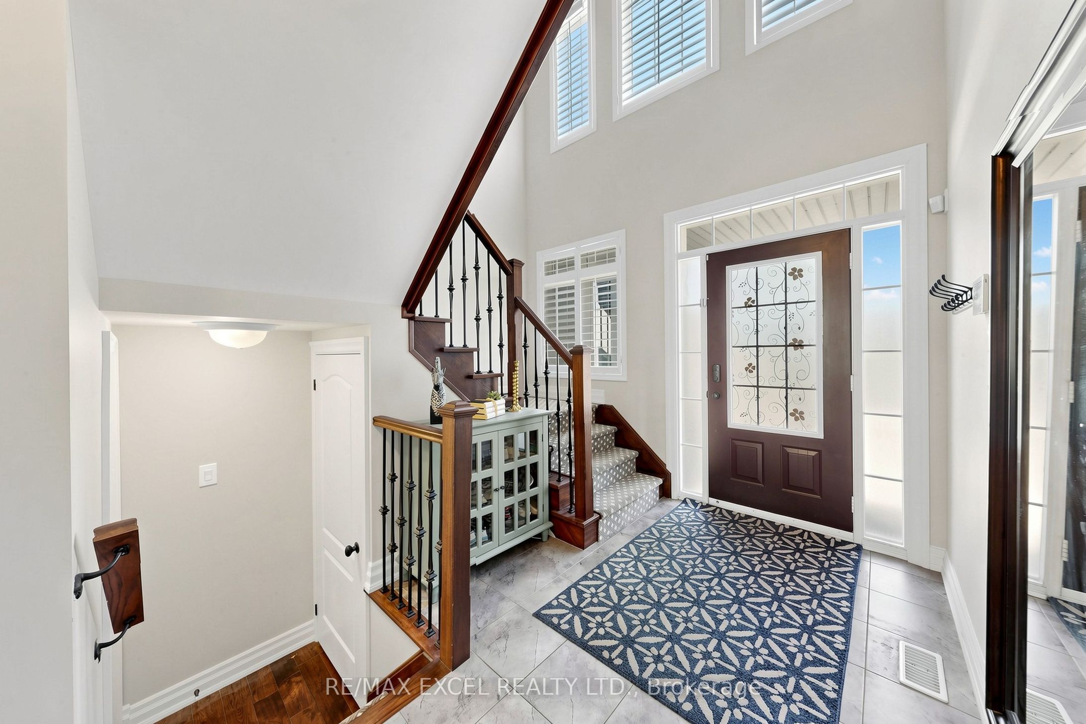 16 Stockell Crescent Property Photo 3