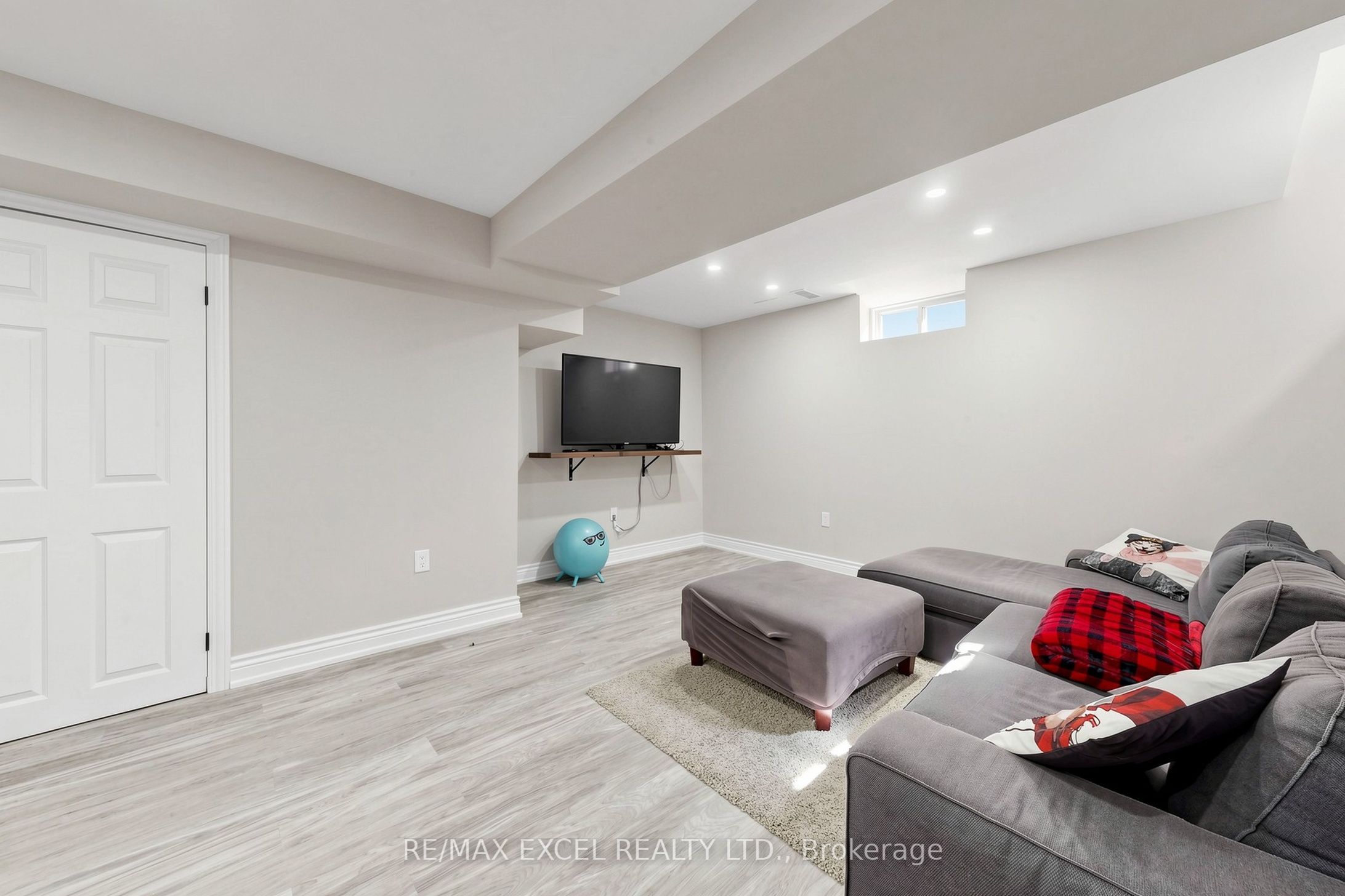 16 Stockell Crescent Property Photo 41