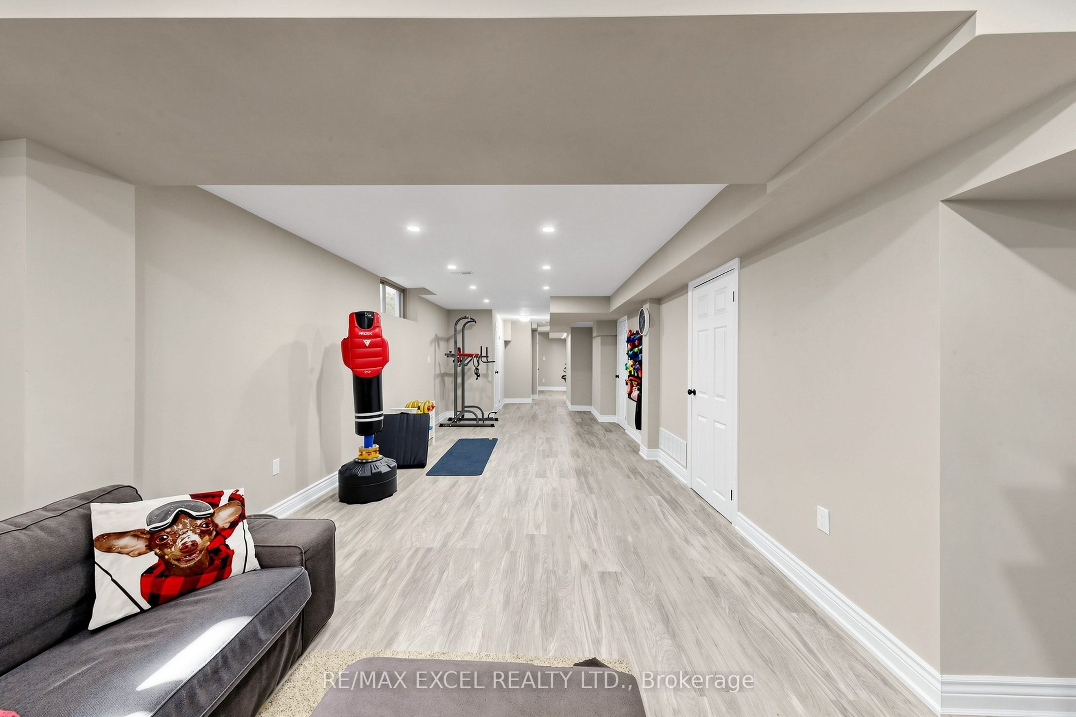 16 Stockell Crescent Property Photo 42