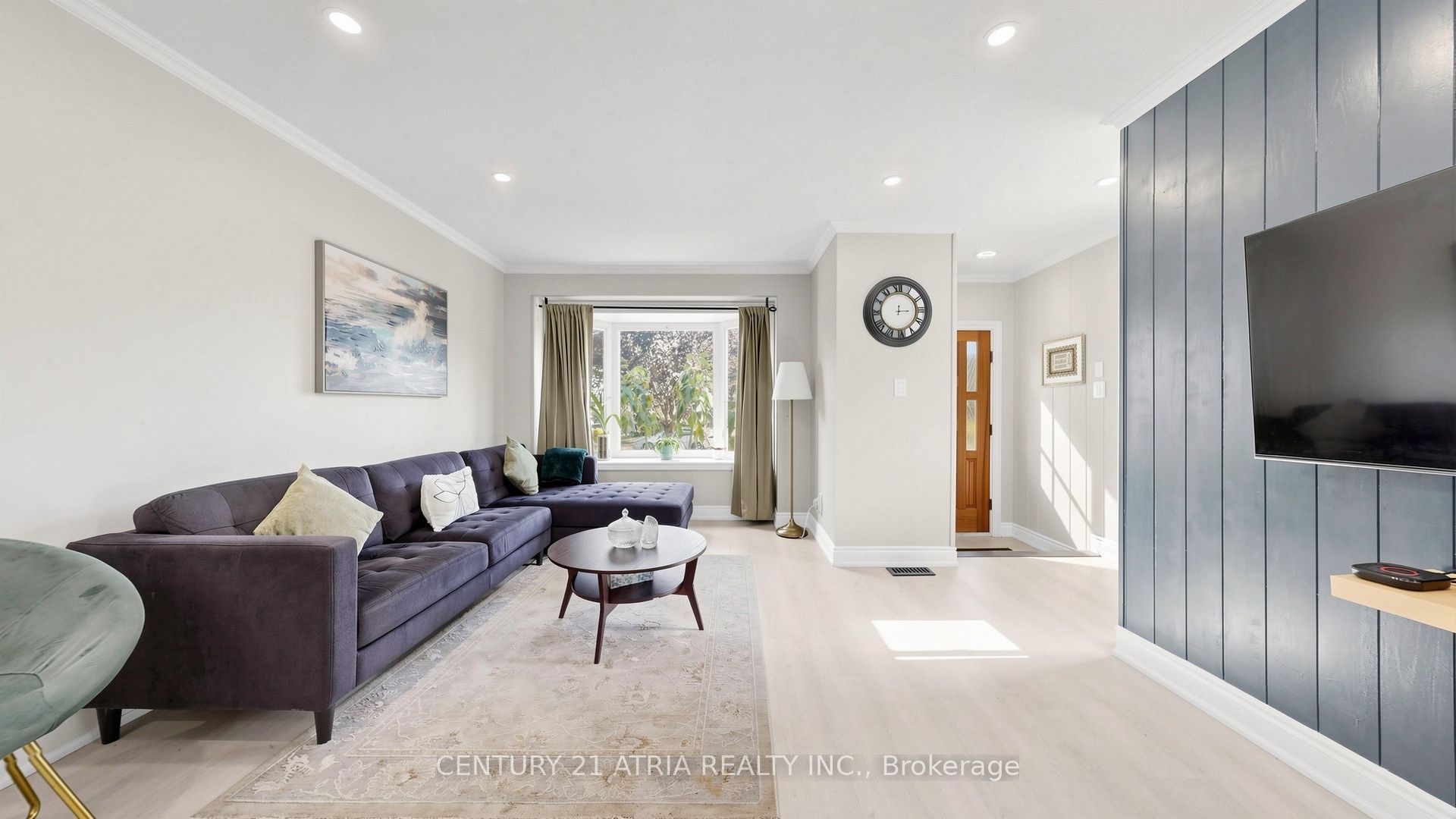 982 Renfrew Court Property Photo 4