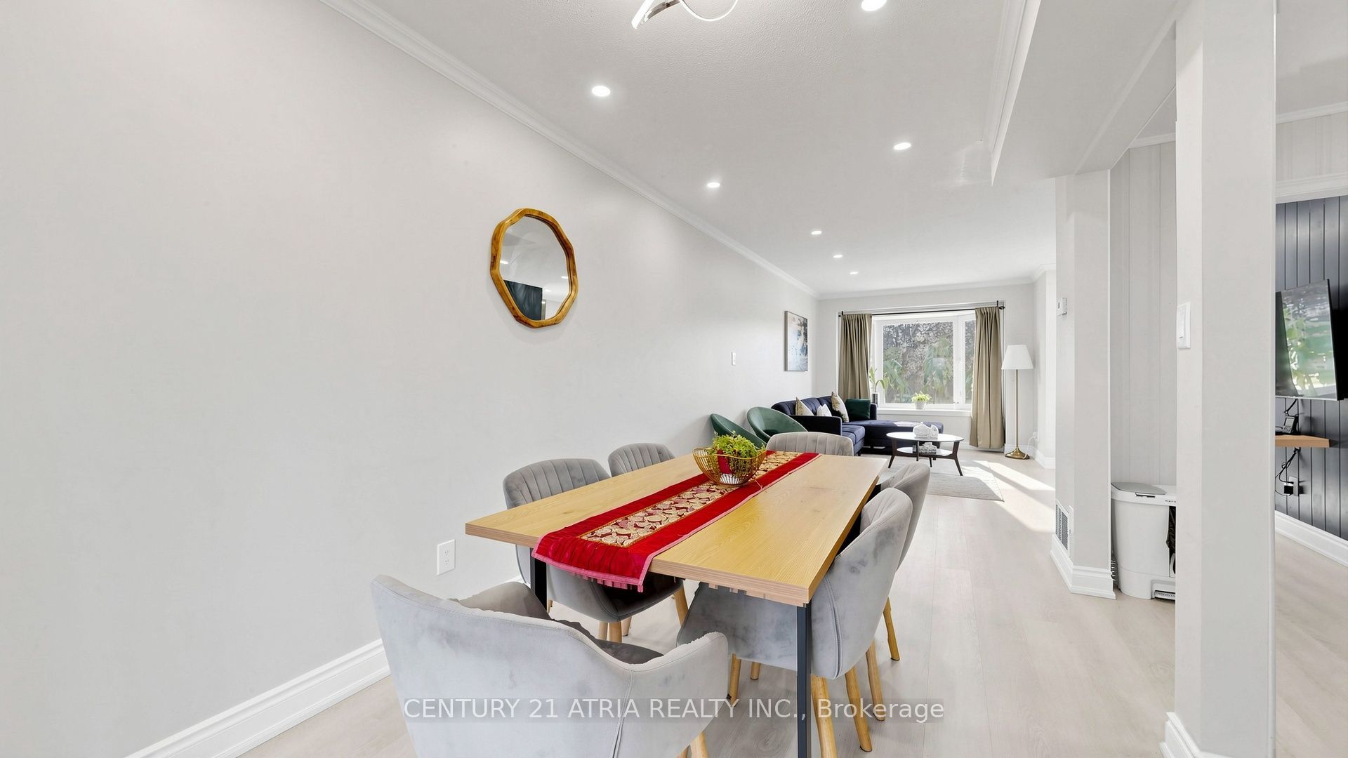 982 Renfrew Court Property Photo 10