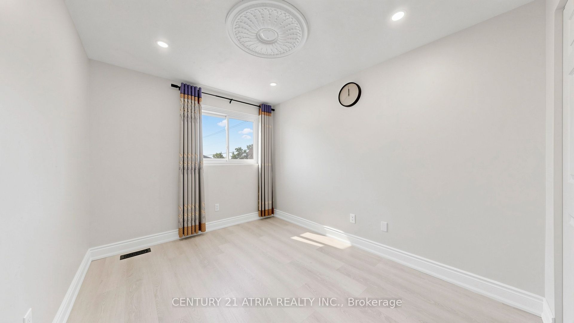 982 Renfrew Court Property Photo 25