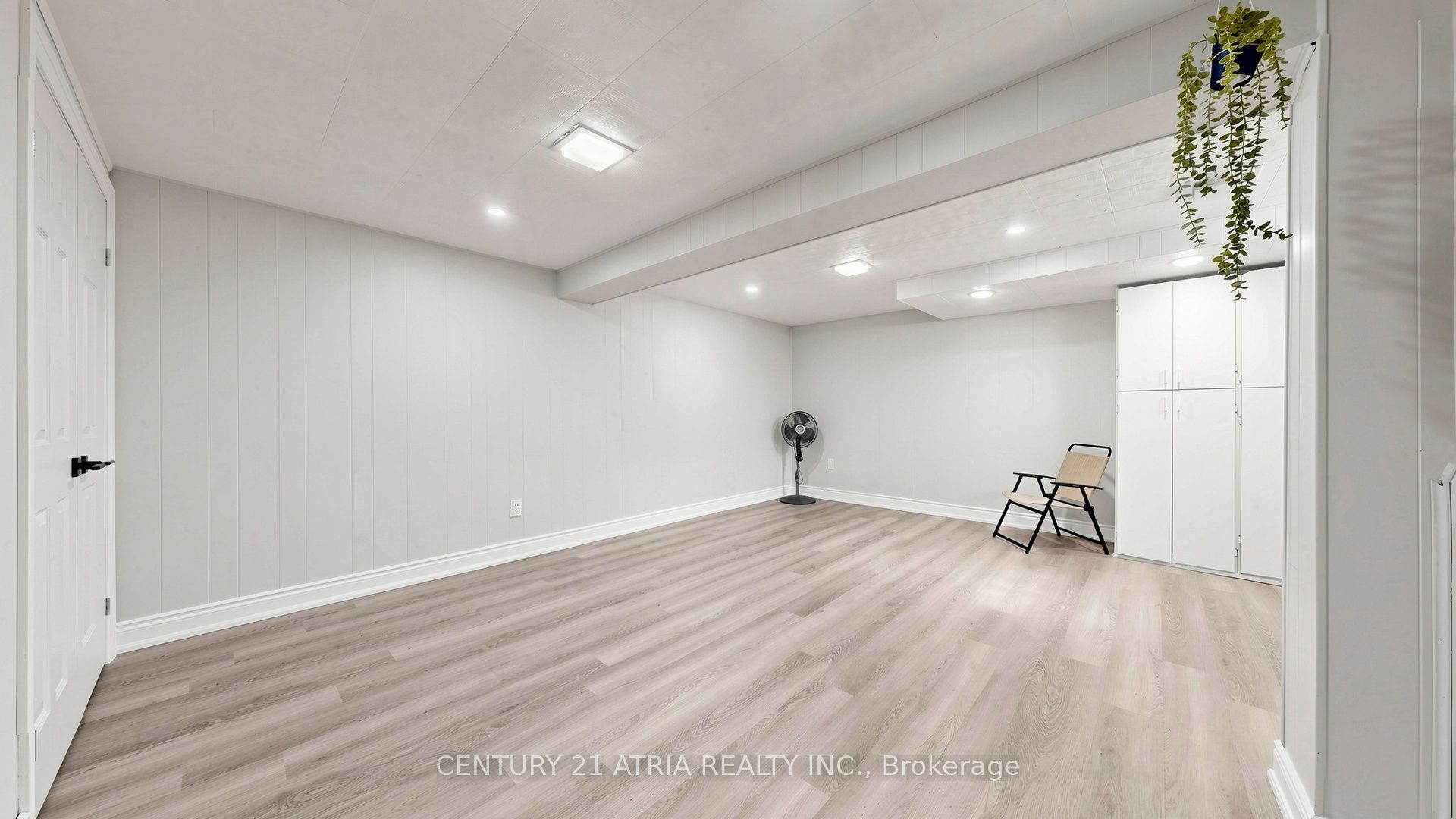 982 Renfrew Court Property Photo 32