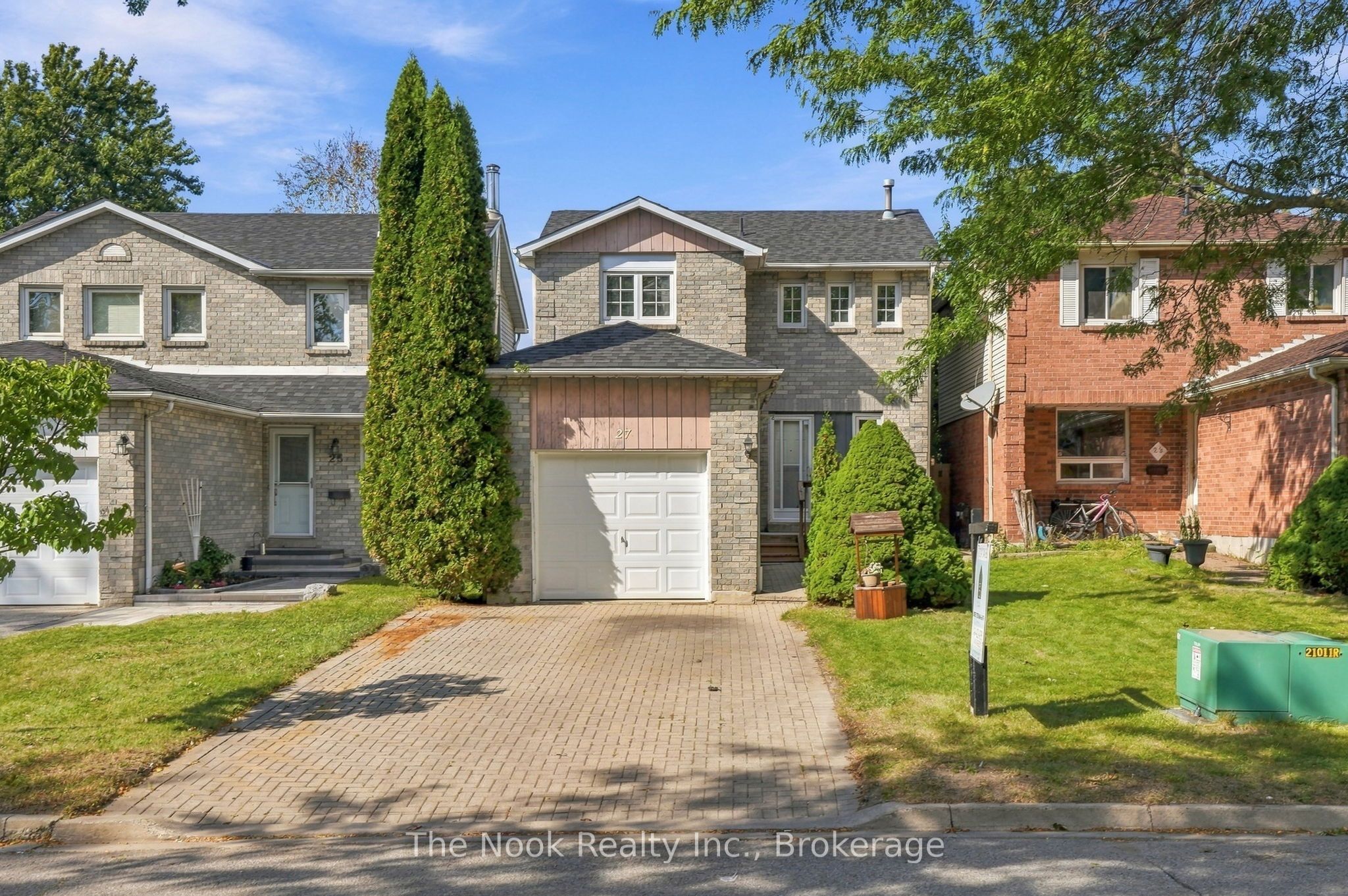 27 Field Crescent Property Photo 1