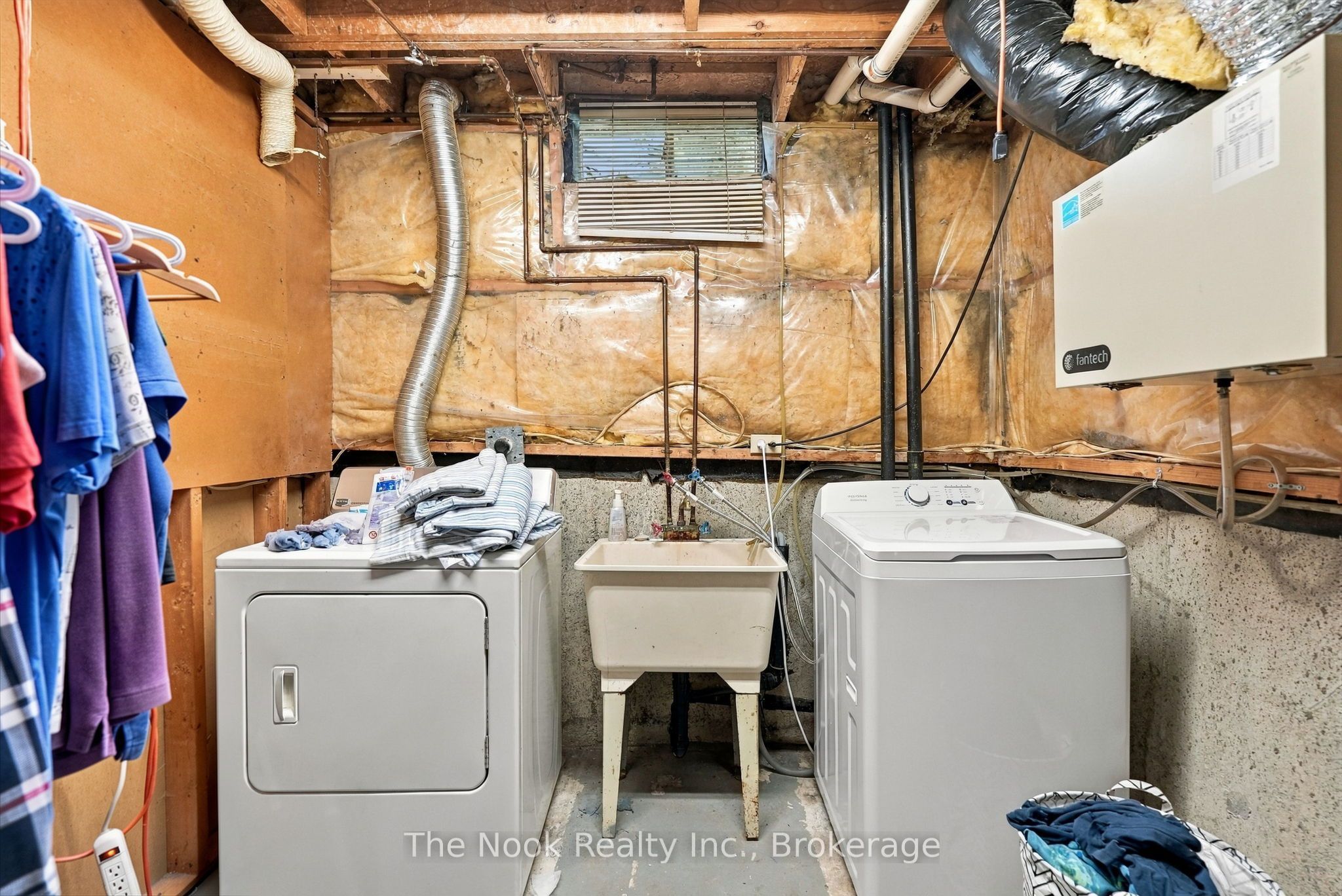27 Field Crescent Property Photo 30