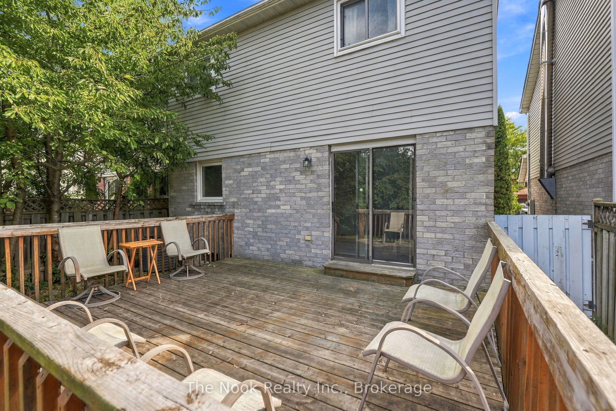 27 Field Crescent Property Photo 32