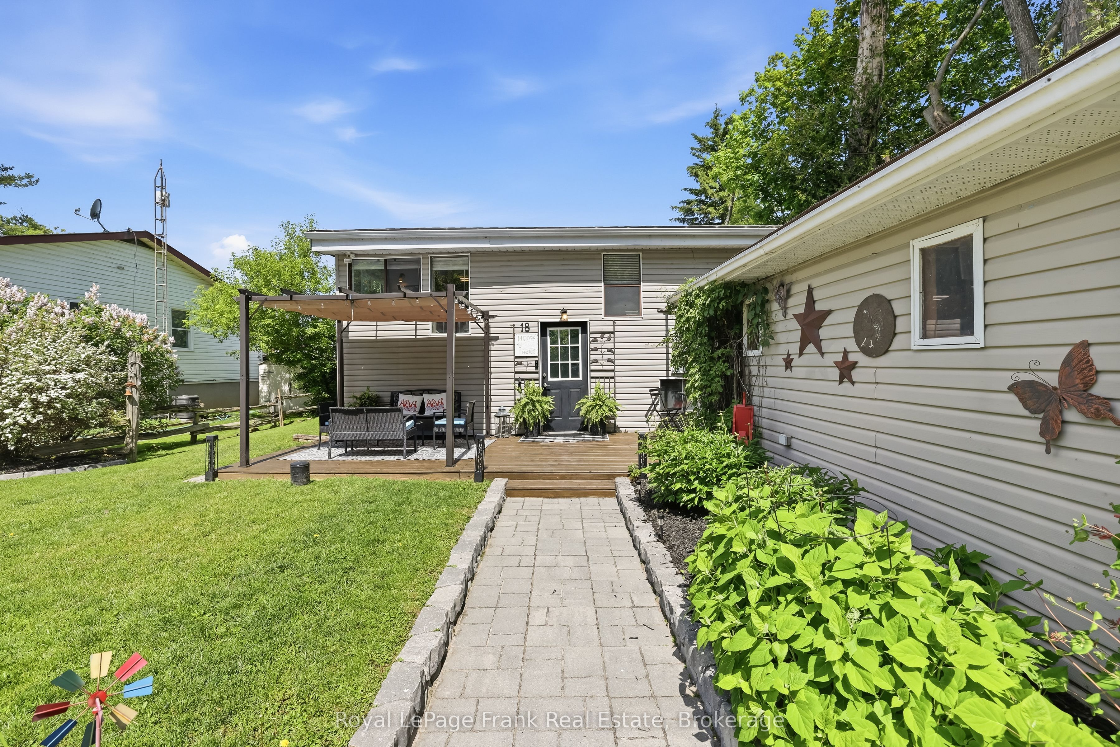 18 Armstrong Avenue Property Photo 8