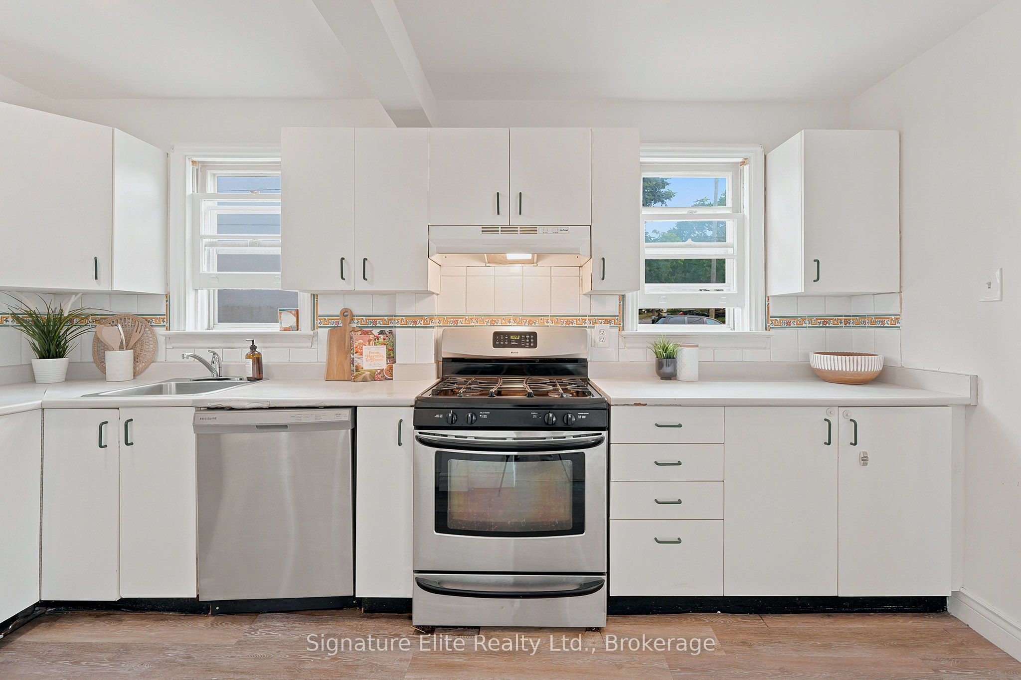 76 Harewood Avenue Property Photo 14