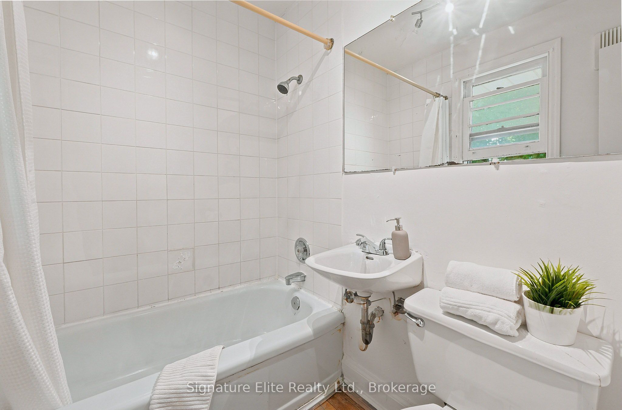 76 Harewood Avenue Property Photo 15