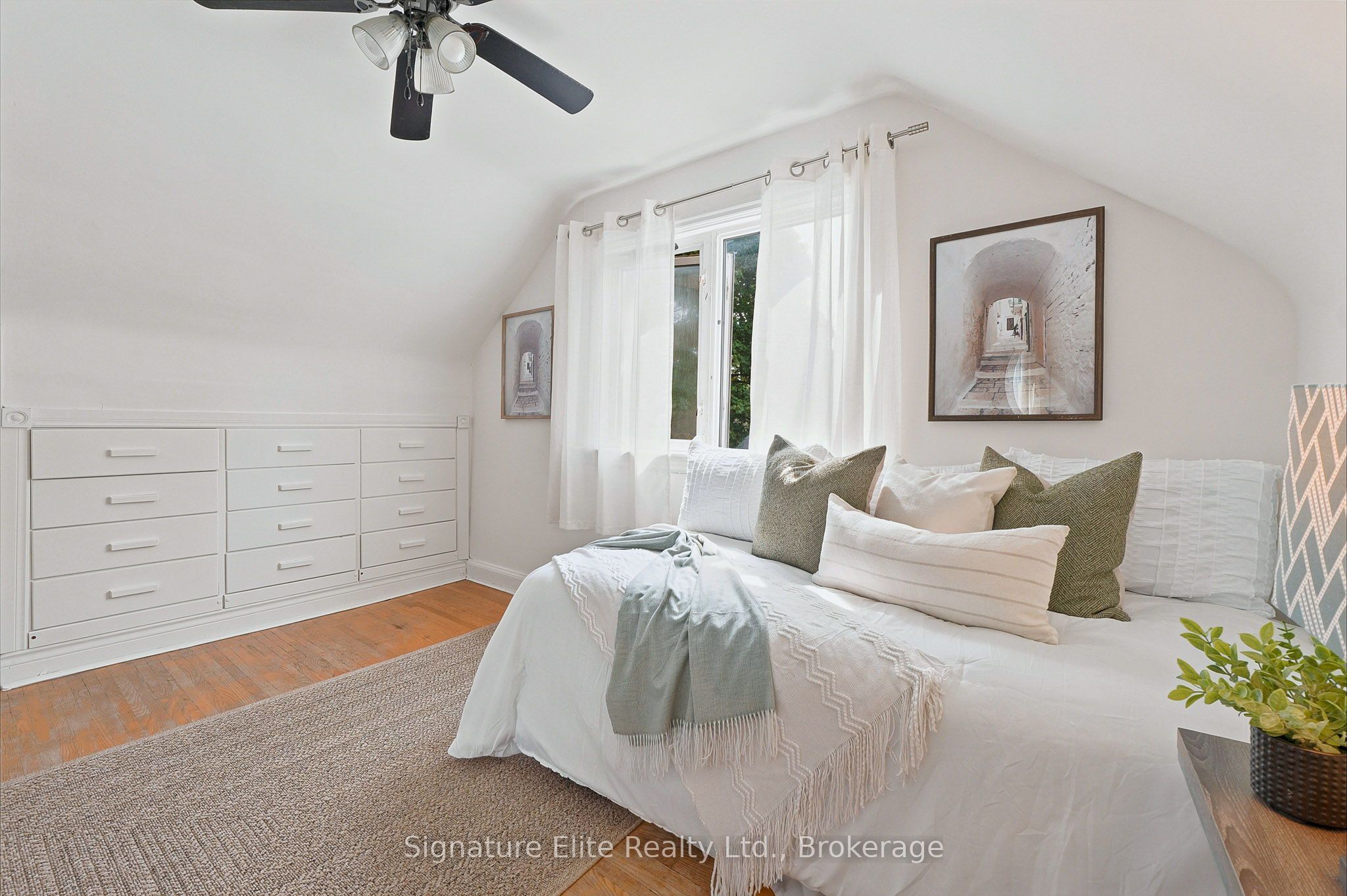 76 Harewood Avenue Property Photo 22