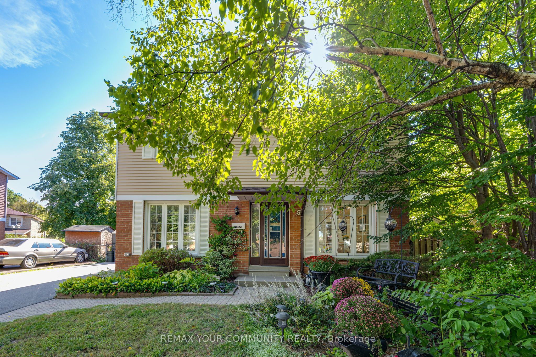 6 Standbridge Court Property Photo 1