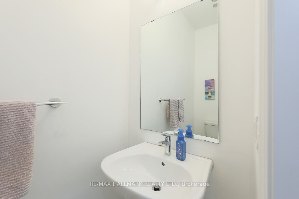 1090 Lockie Drive Property Photo 3