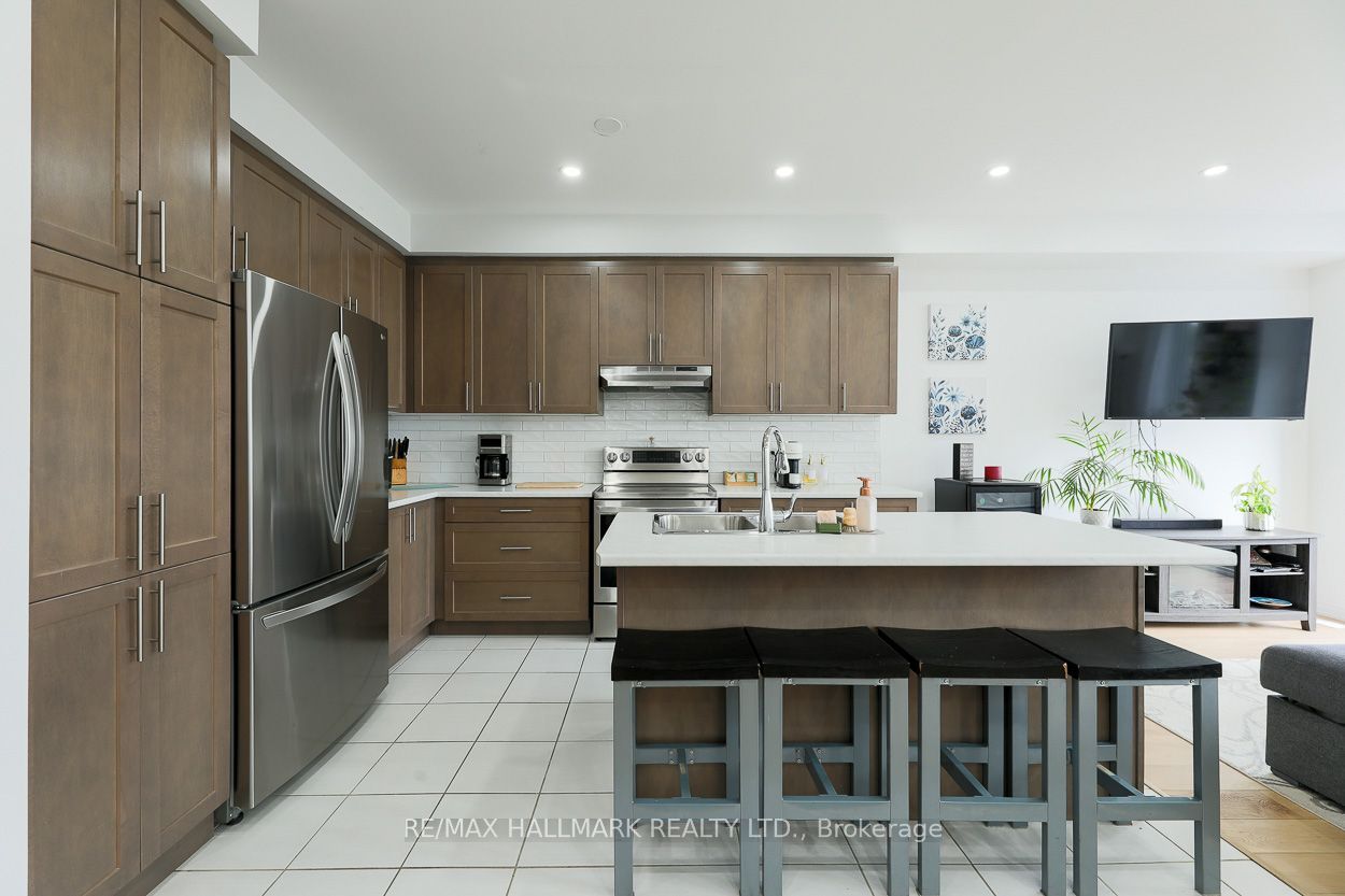 1090 Lockie Drive Property Photo 4