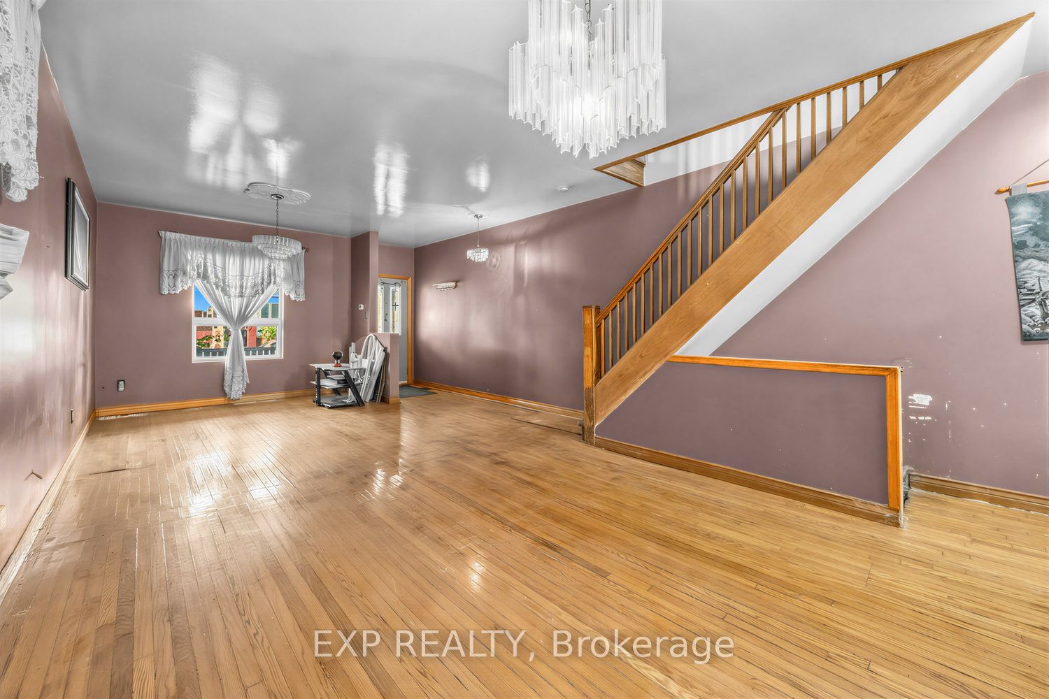 511 Carlaw Avenue Property Photo 2